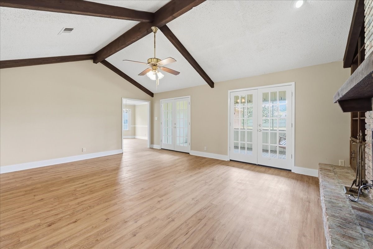 2201 Tall Oaks Drive Property Photo 8