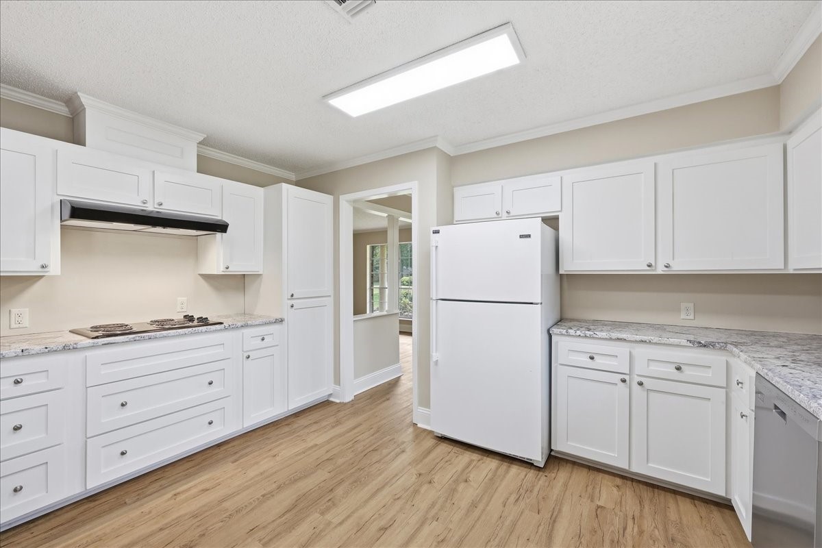 2201 Tall Oaks Drive Property Photo 12