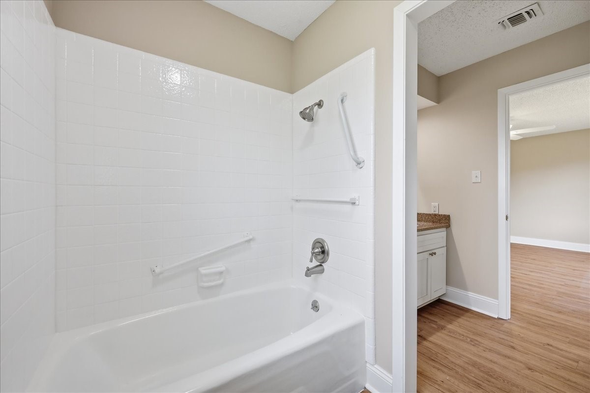 2201 Tall Oaks Drive Property Photo 18
