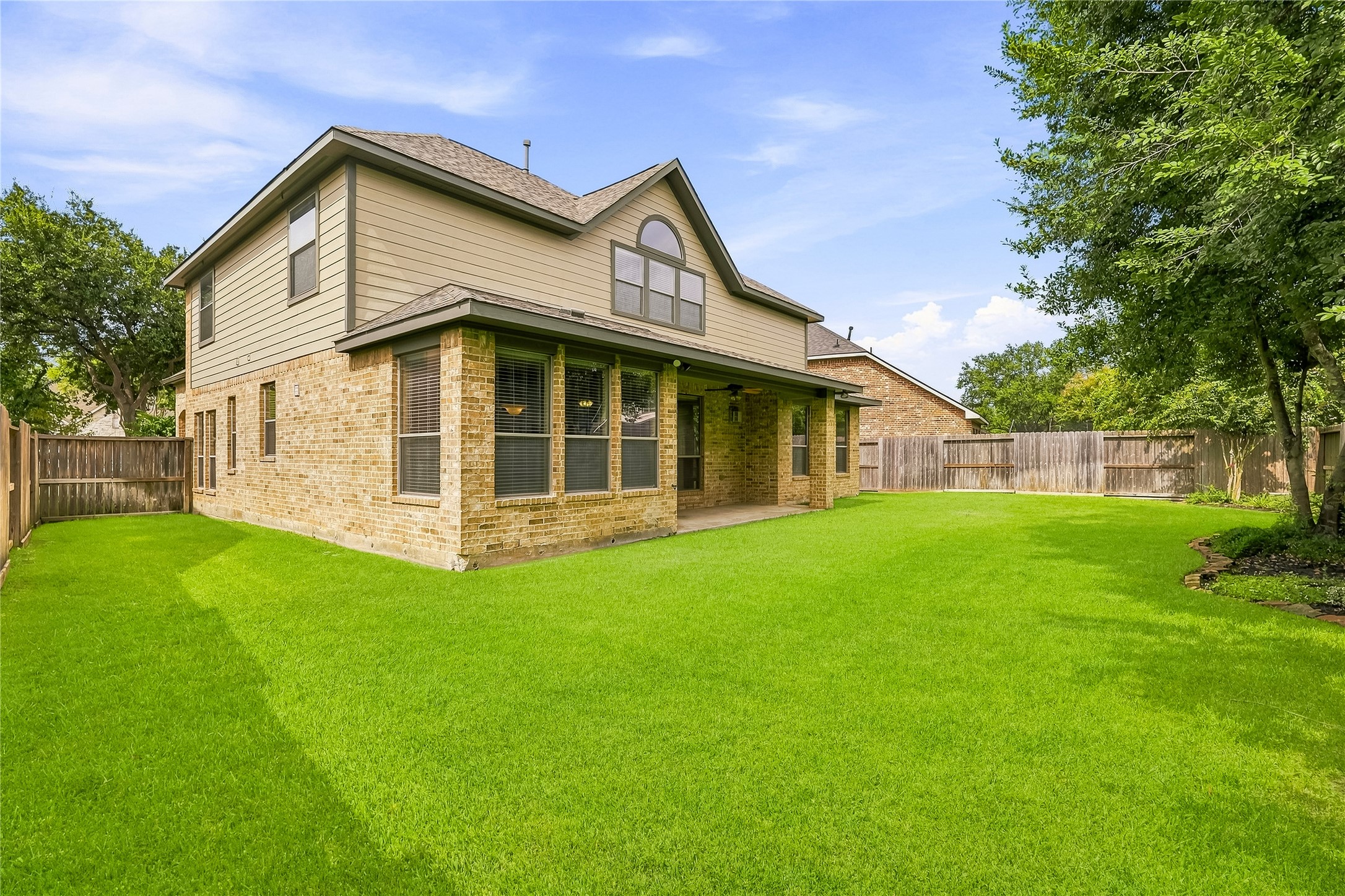 18323 E Laura Shore Drive Property Photo 24