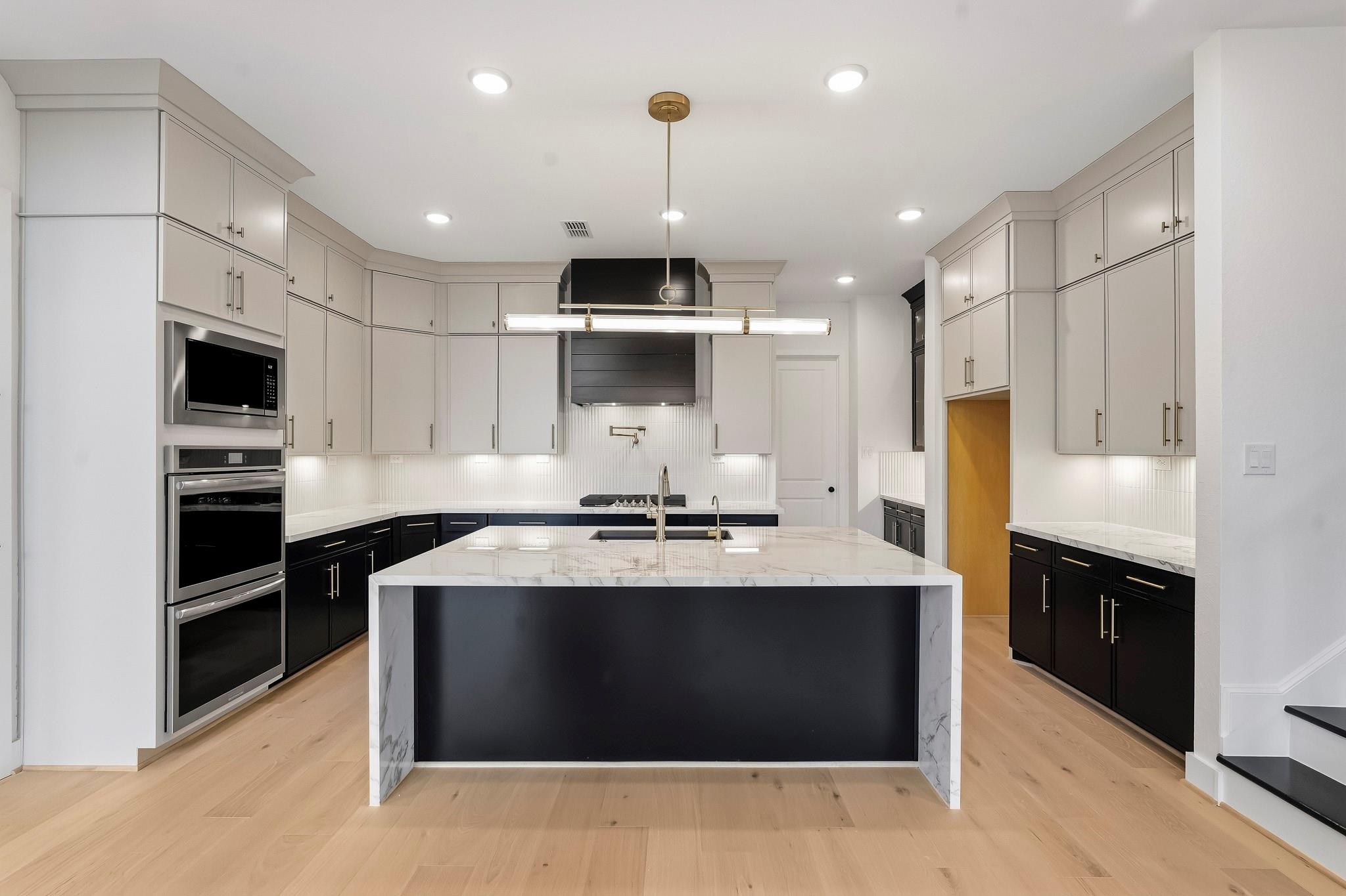 14210 La Piazza Property Photo 5