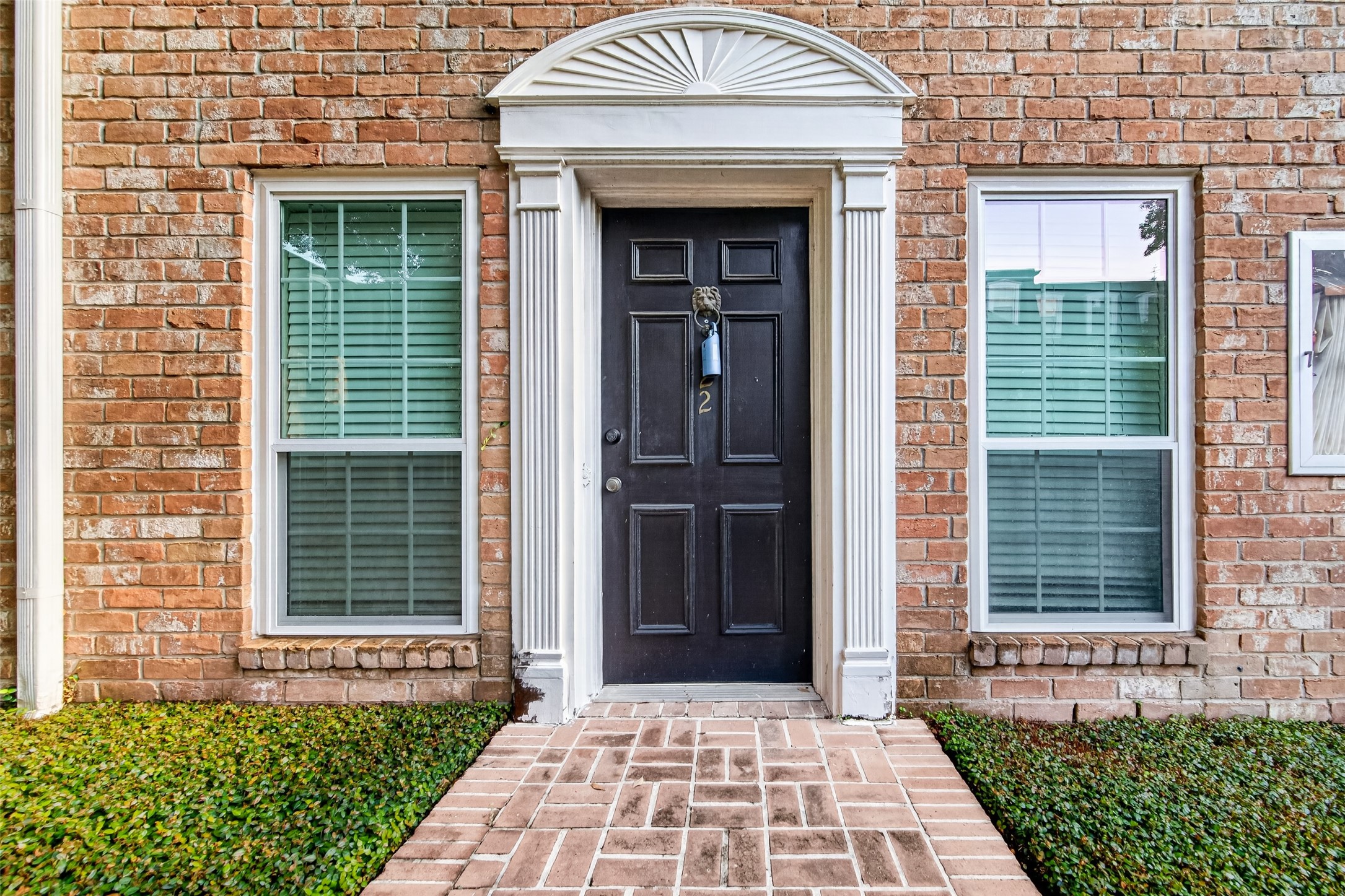 359 N Post Oak Lane 122 Property Photo 5