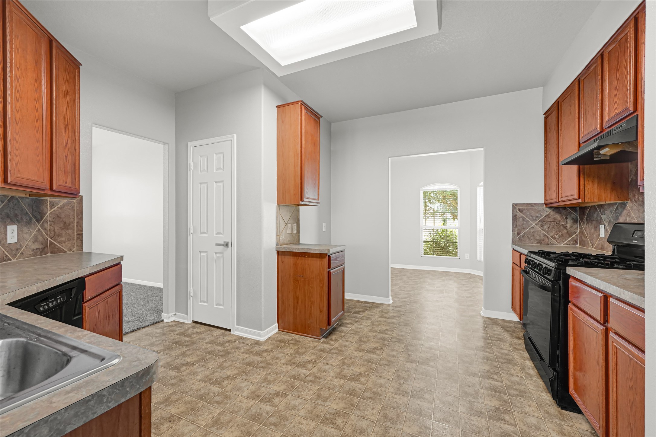 1827 Macondray Drive Property Photo 9
