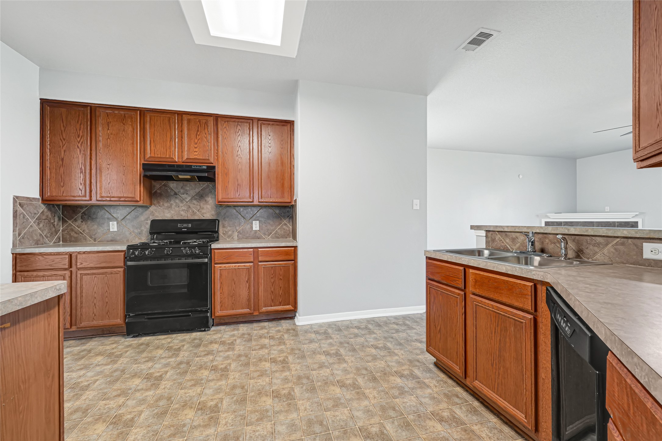 1827 Macondray Drive Property Photo 11