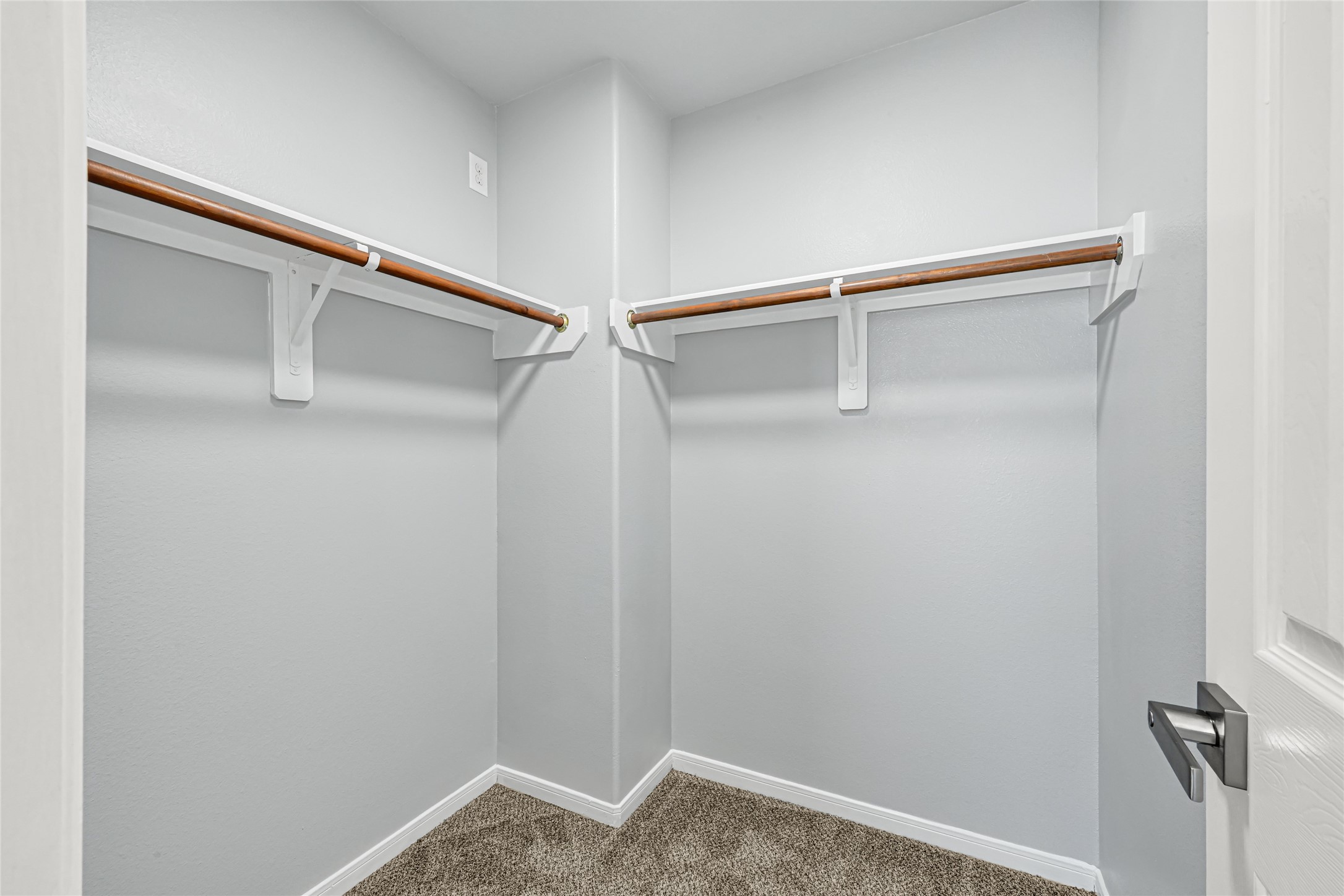 1827 Macondray Drive Property Photo 24