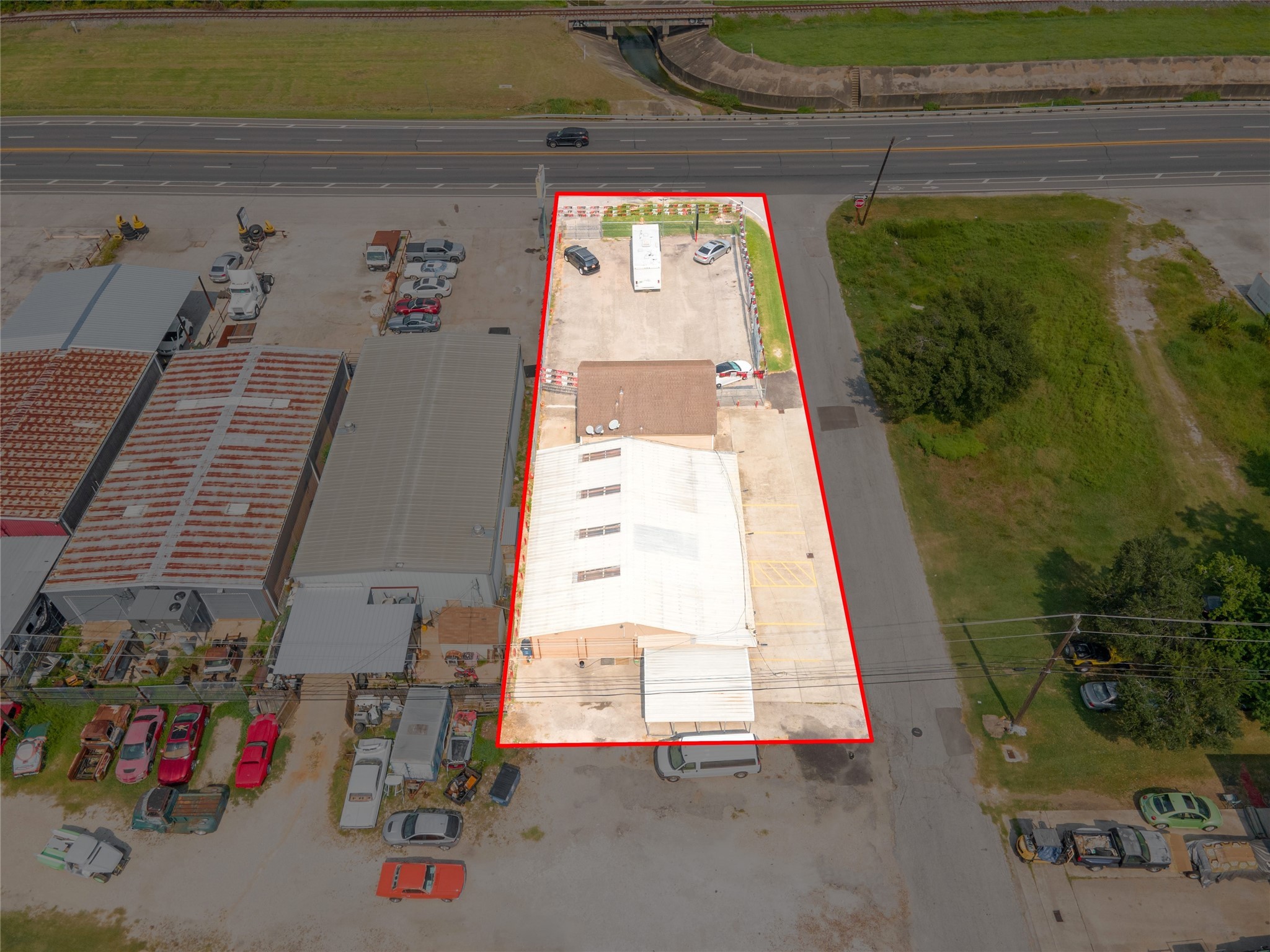 1912 Houston Boulevard Property Photo 1