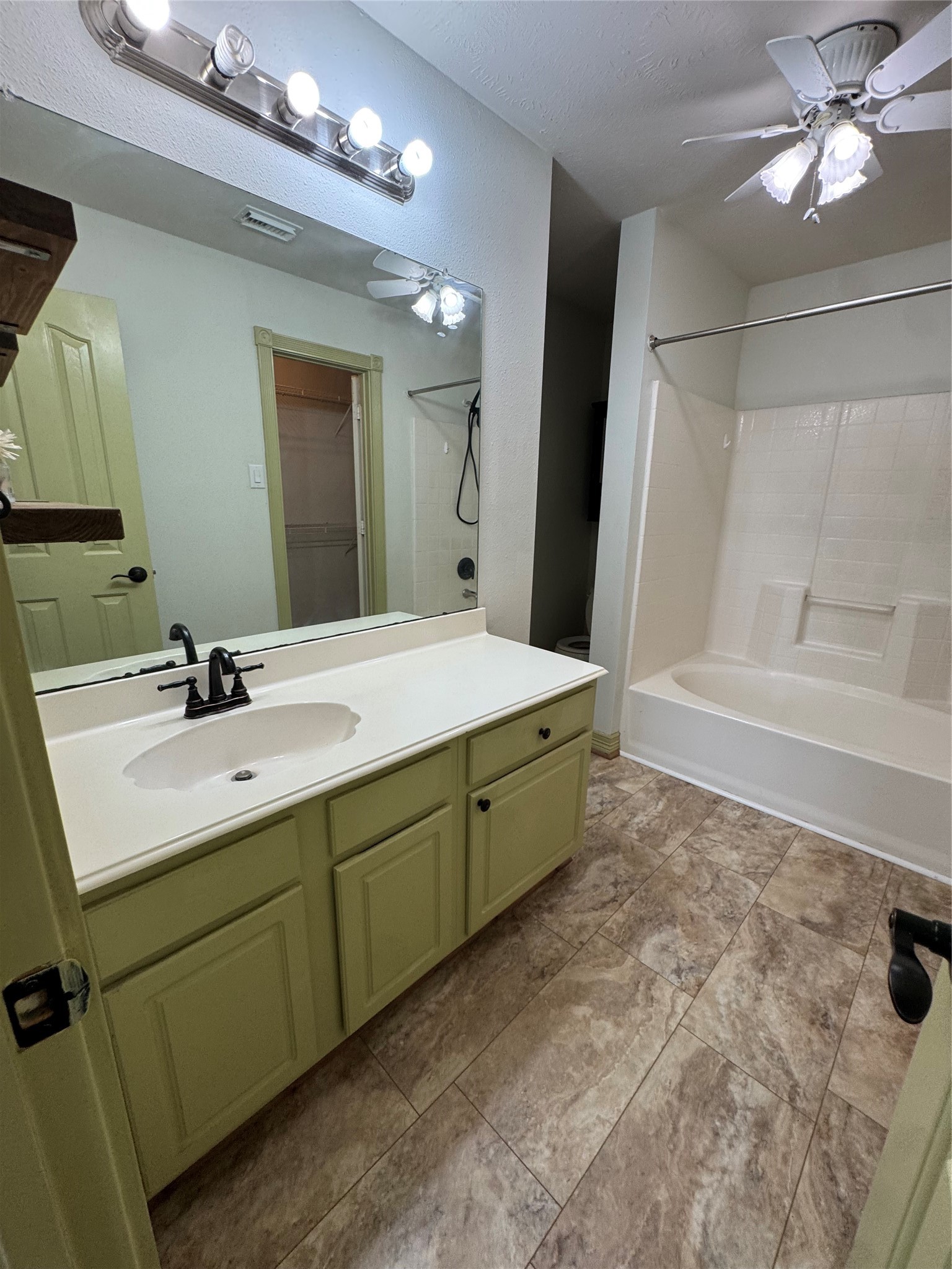 25023 Birnam Wood Boulevard Property Photo 14