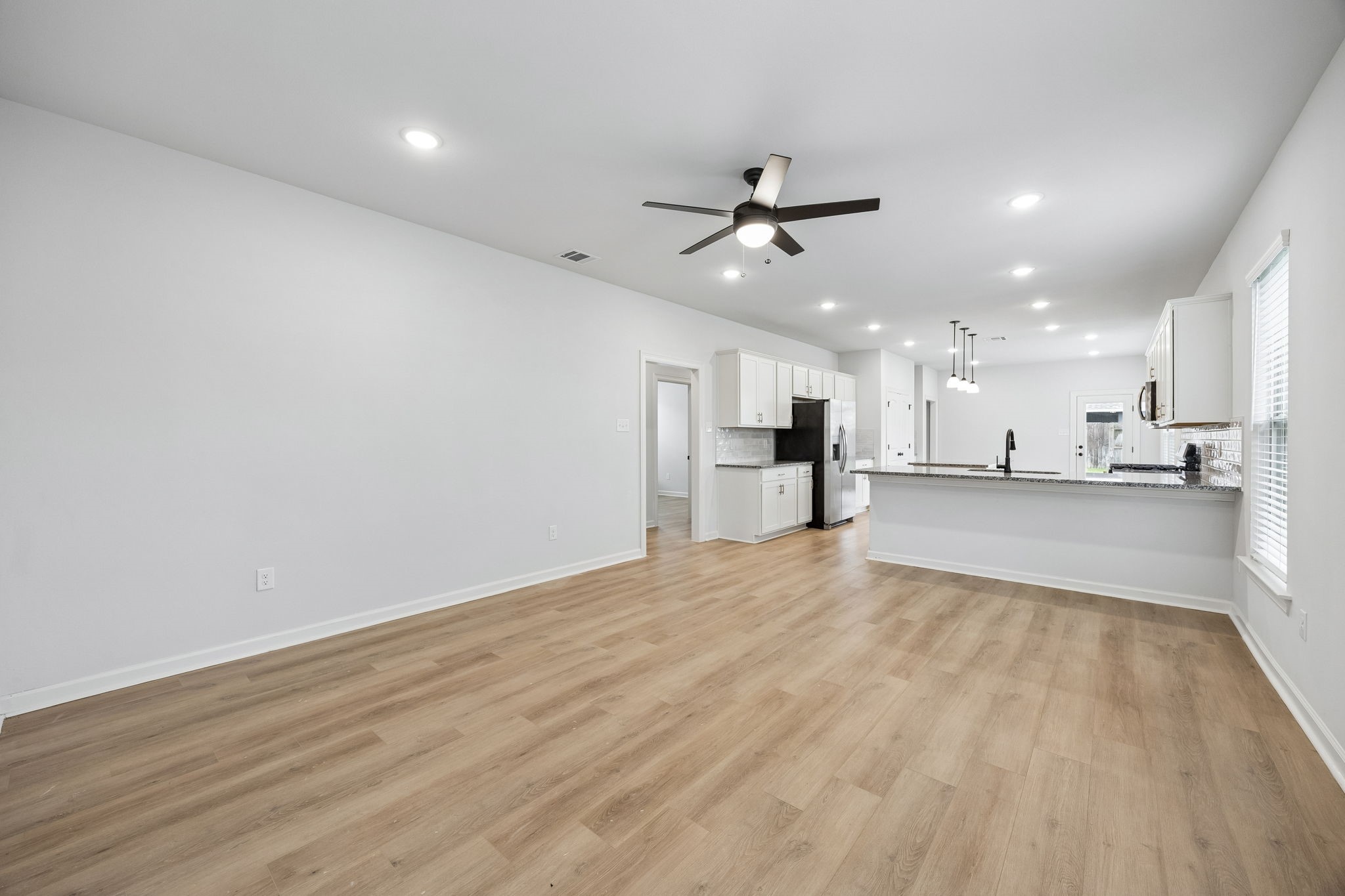 10902 Bonfire Trail Property Photo 2