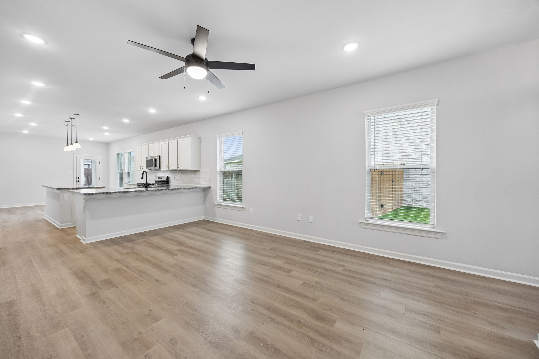 10902 Bonfire Trail Property Photo 5