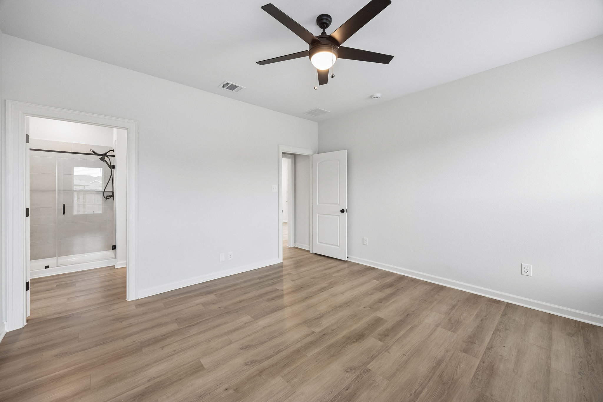 10902 Bonfire Trail Property Photo 13