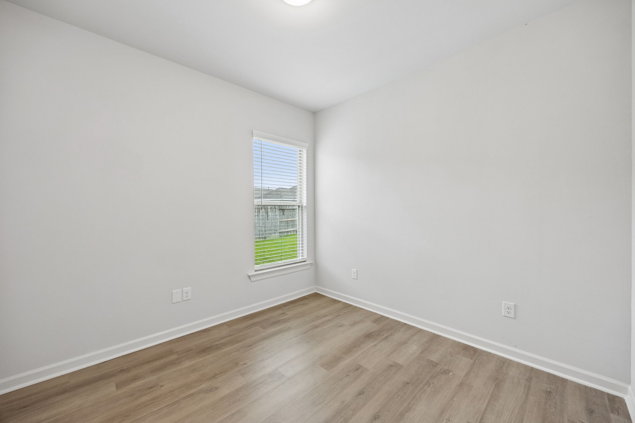 10902 Bonfire Trail Property Photo 20