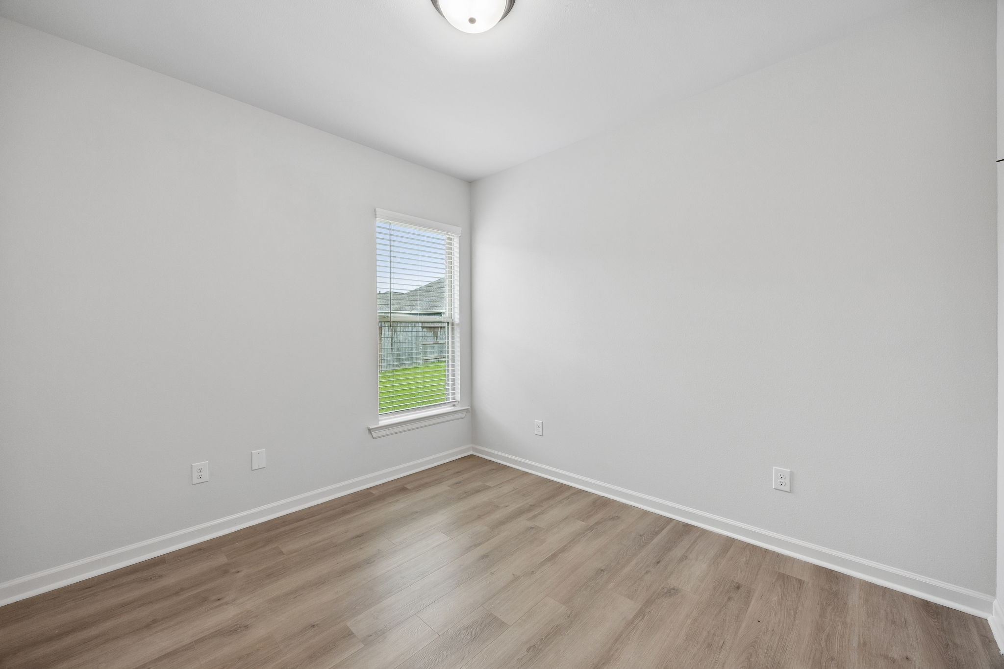 10902 Bonfire Trail Property Photo 22