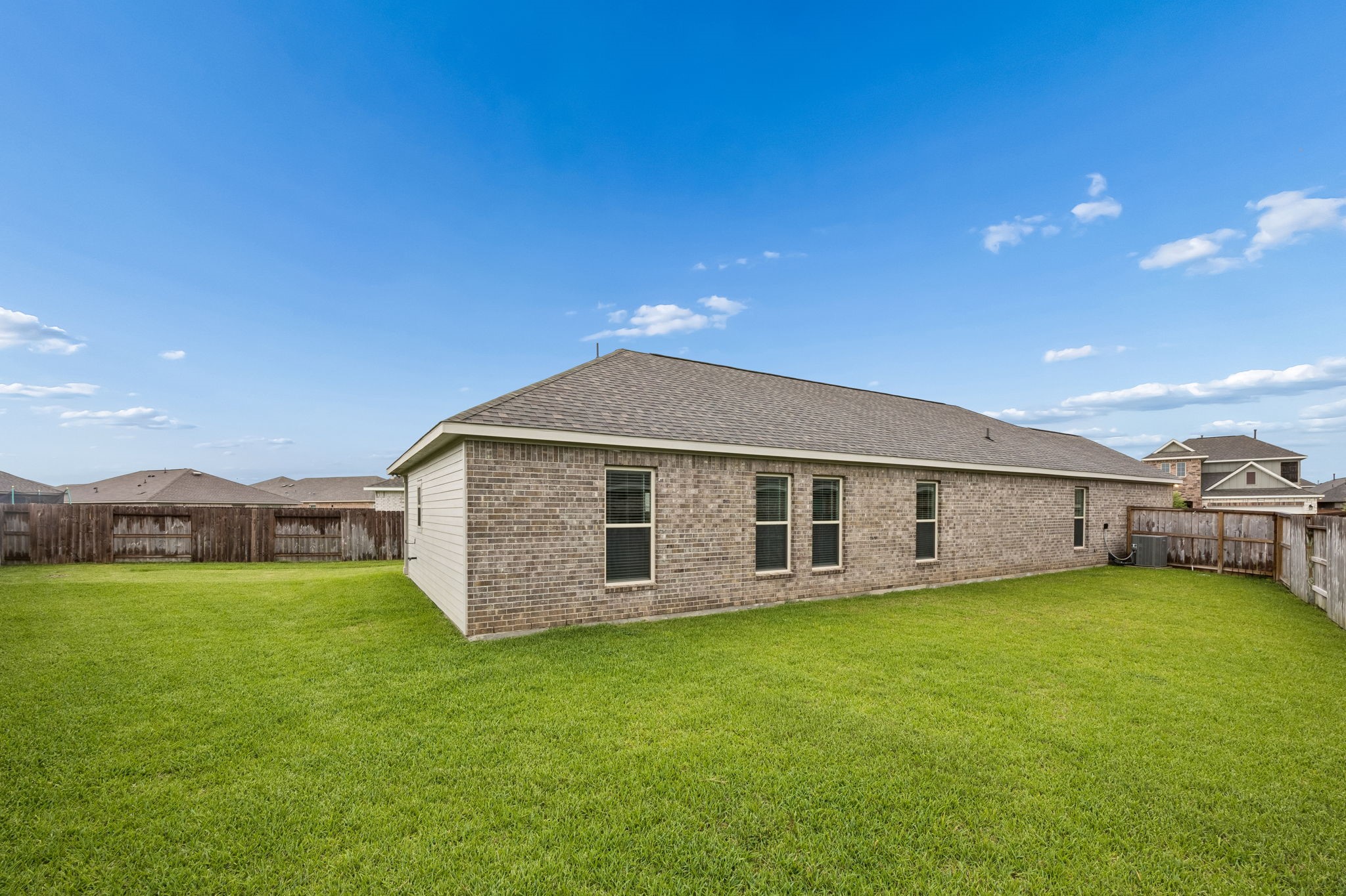 10902 Bonfire Trail Property Photo 28
