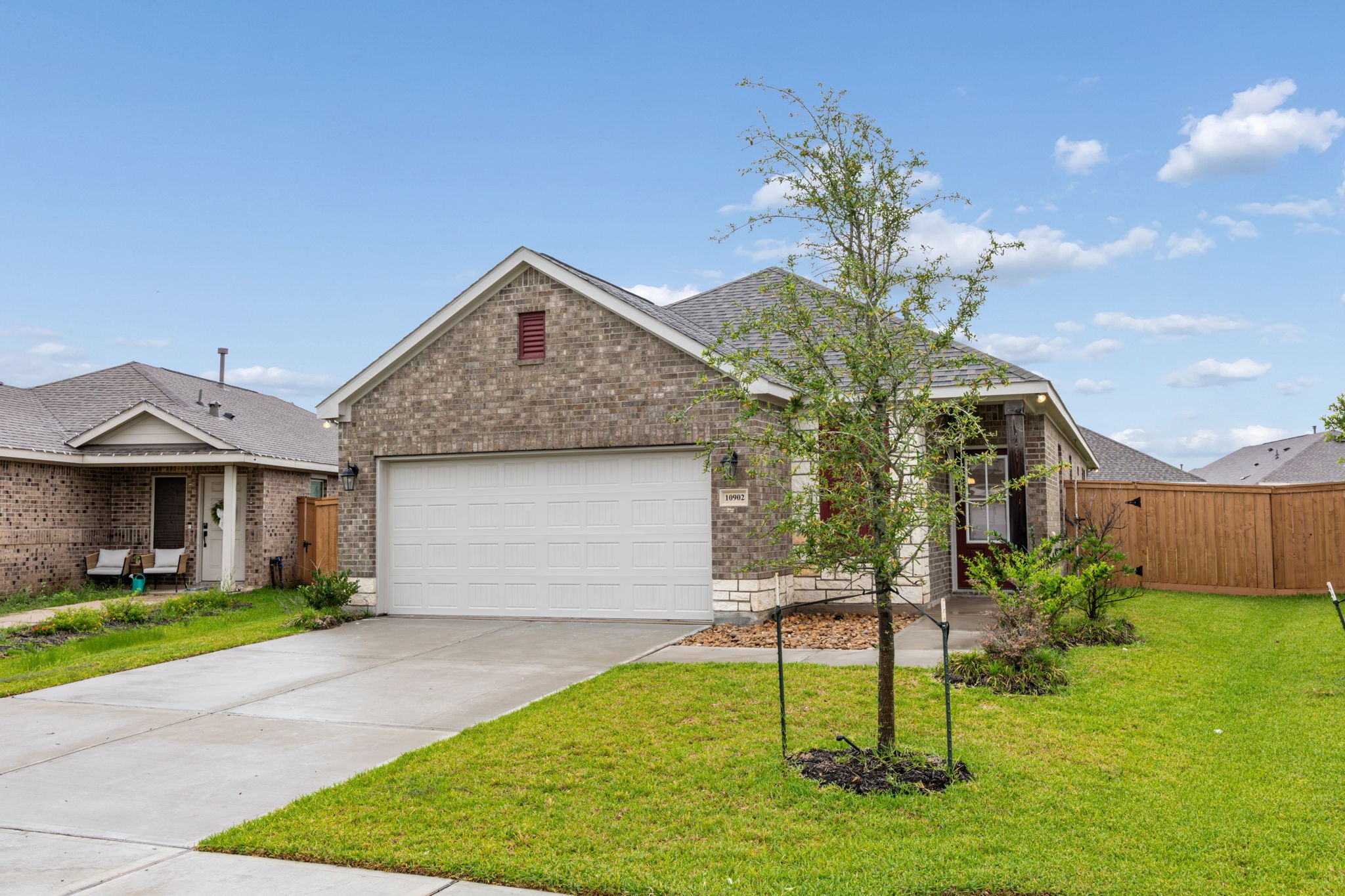 10902 Bonfire Trail Property Photo 35