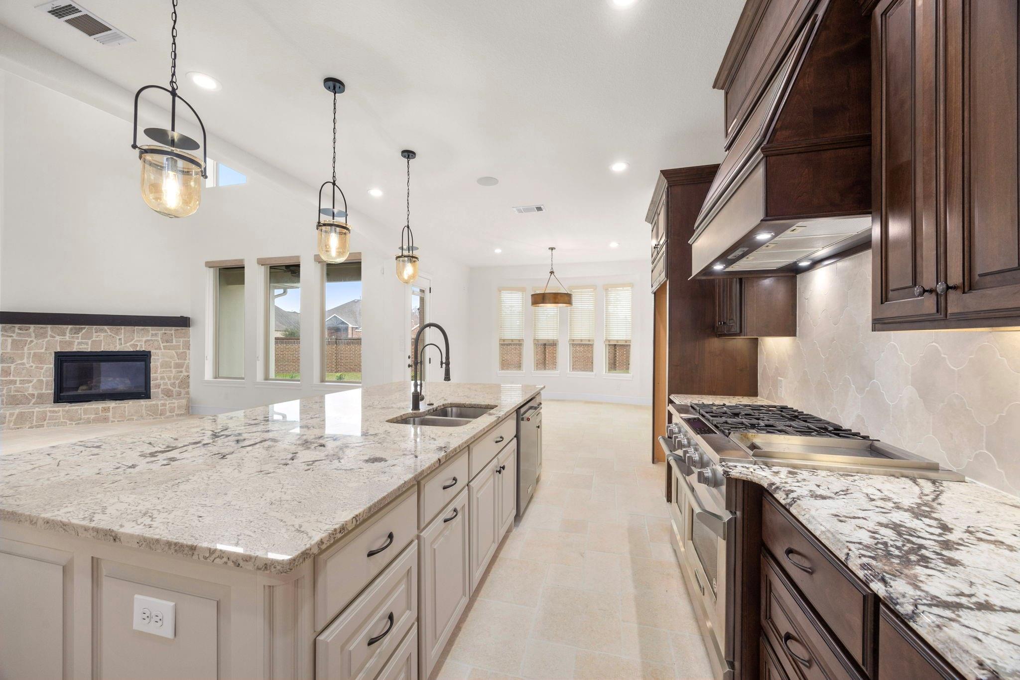 8551 Tombron Grove Road, Magnolia Tx 77354 Property Photo 5