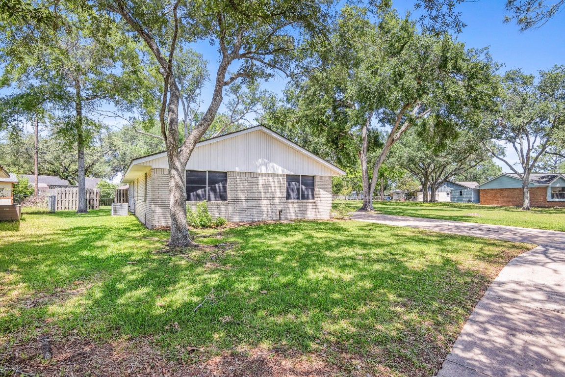 3010 Lamar Circle Property Photo 3