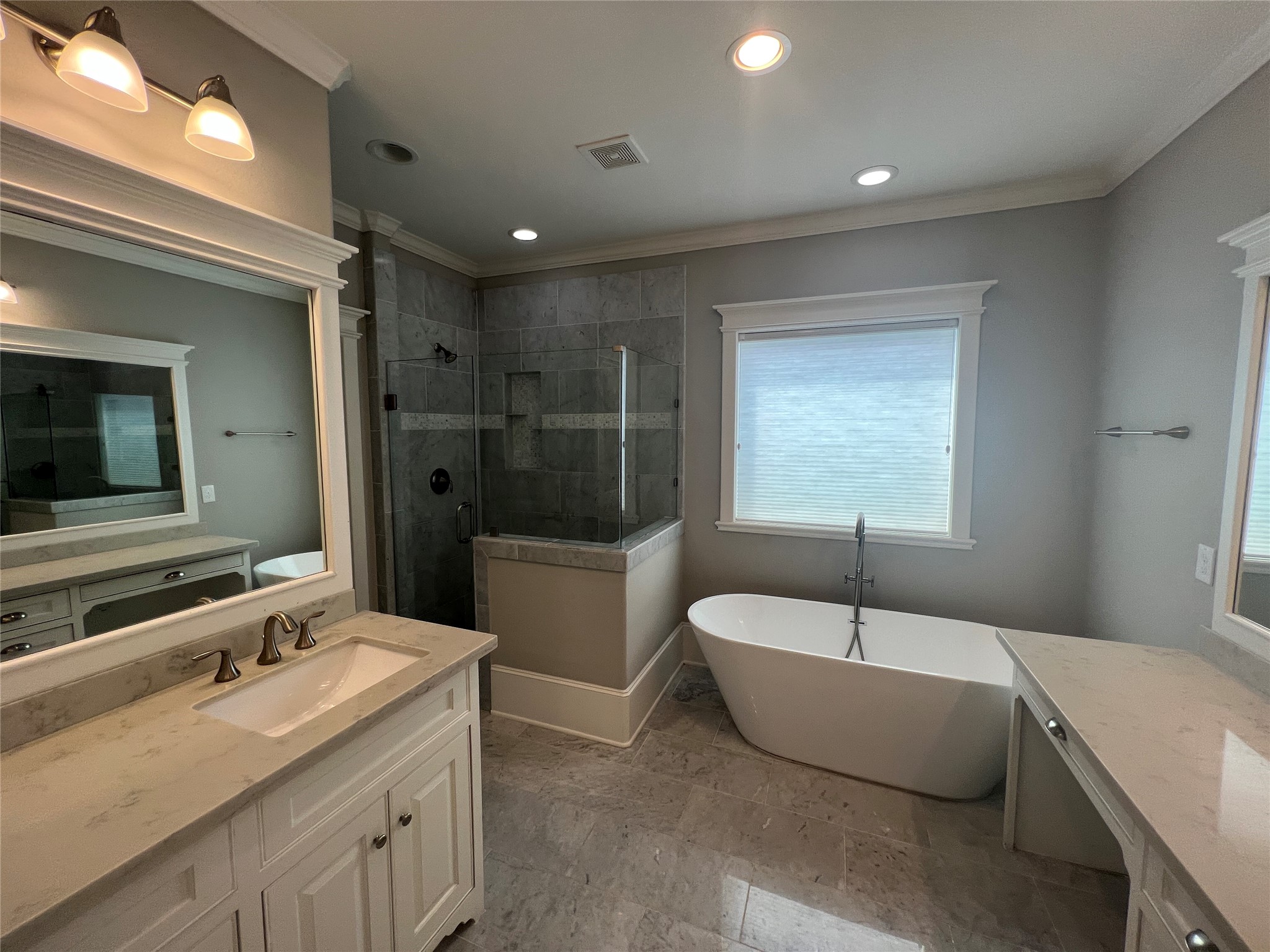 238 W 24th Street Property Photo 5