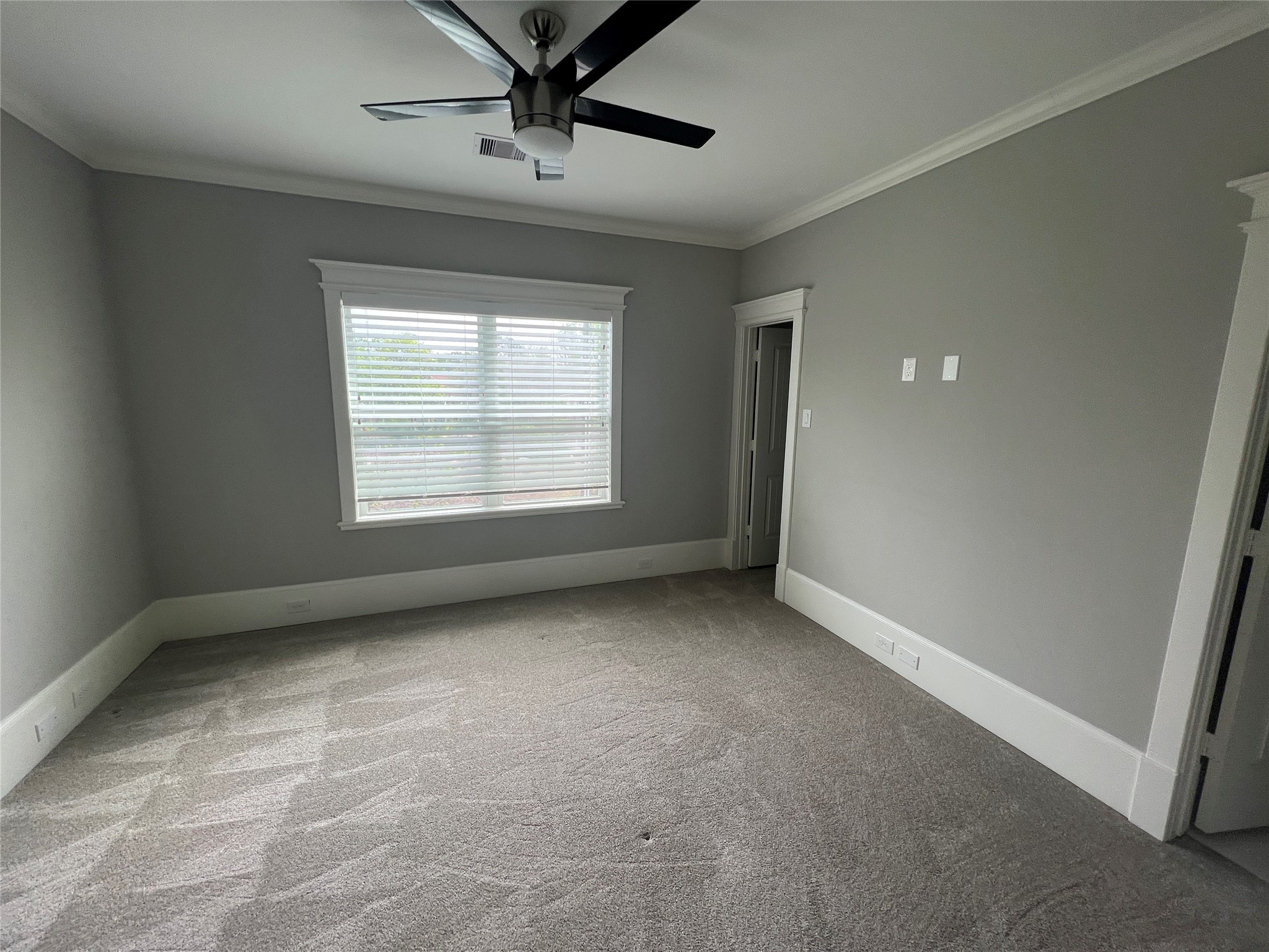 238 W 24th Street Property Photo 8