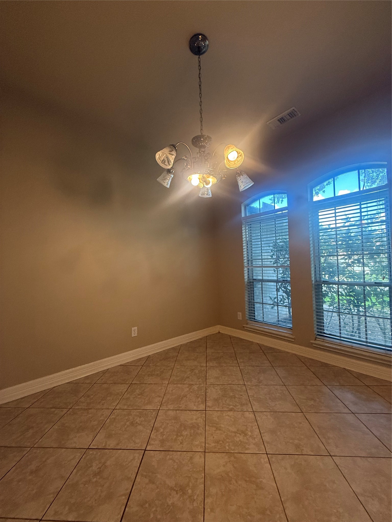 8210 Paddington Place Drive Property Photo 8