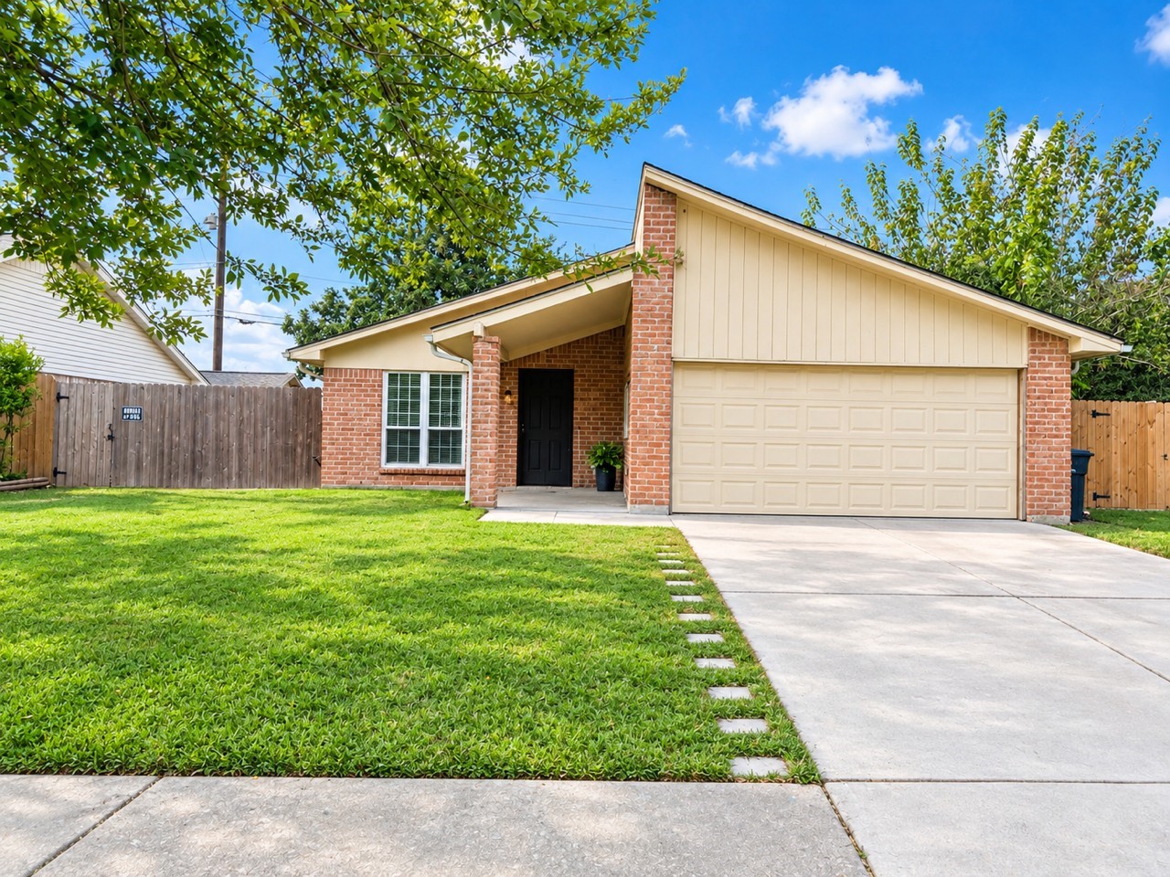 8515 Twisting Vine Lane Property Photo 1