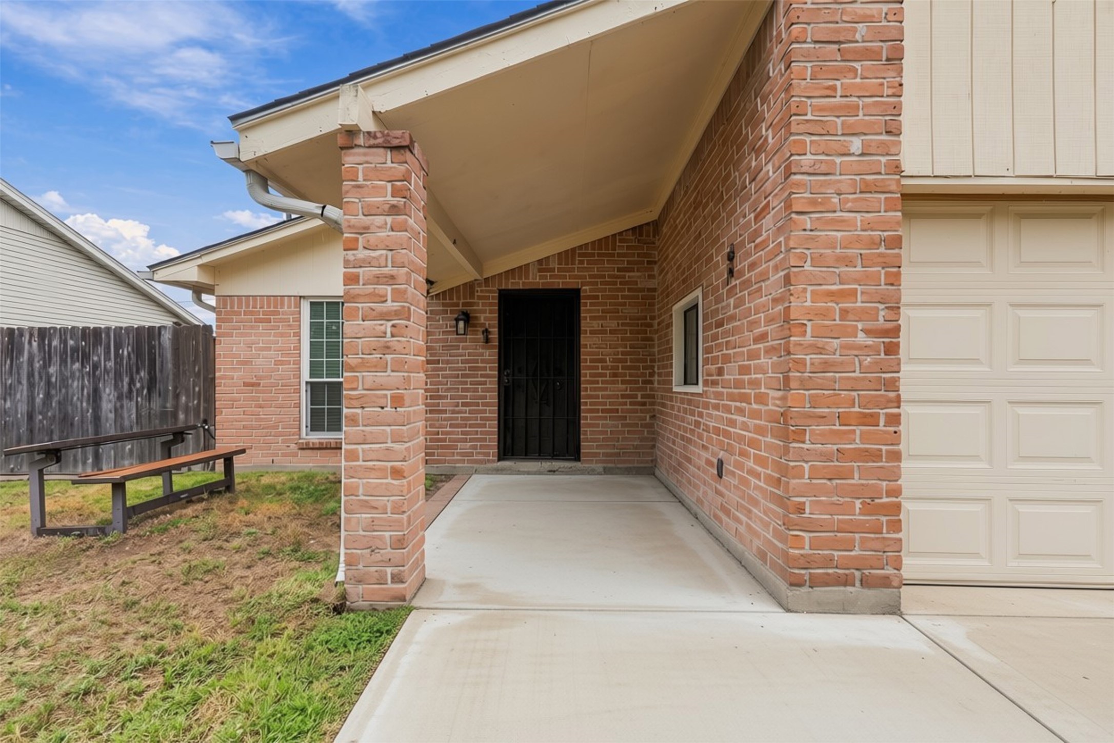 8515 Twisting Vine Lane Property Photo 2
