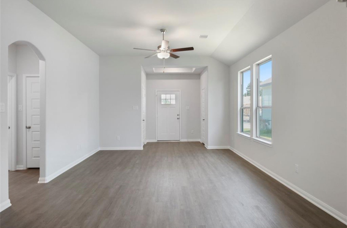 207 Tejas Village Parkway Property Photo 3