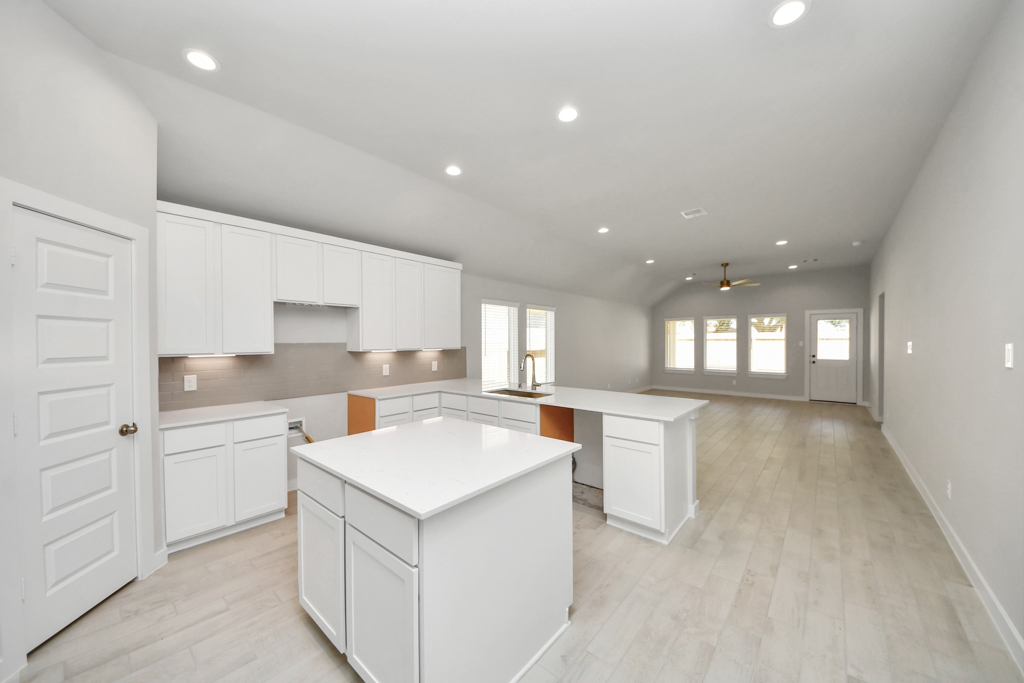 11107 Rose River Drive Property Photo 9