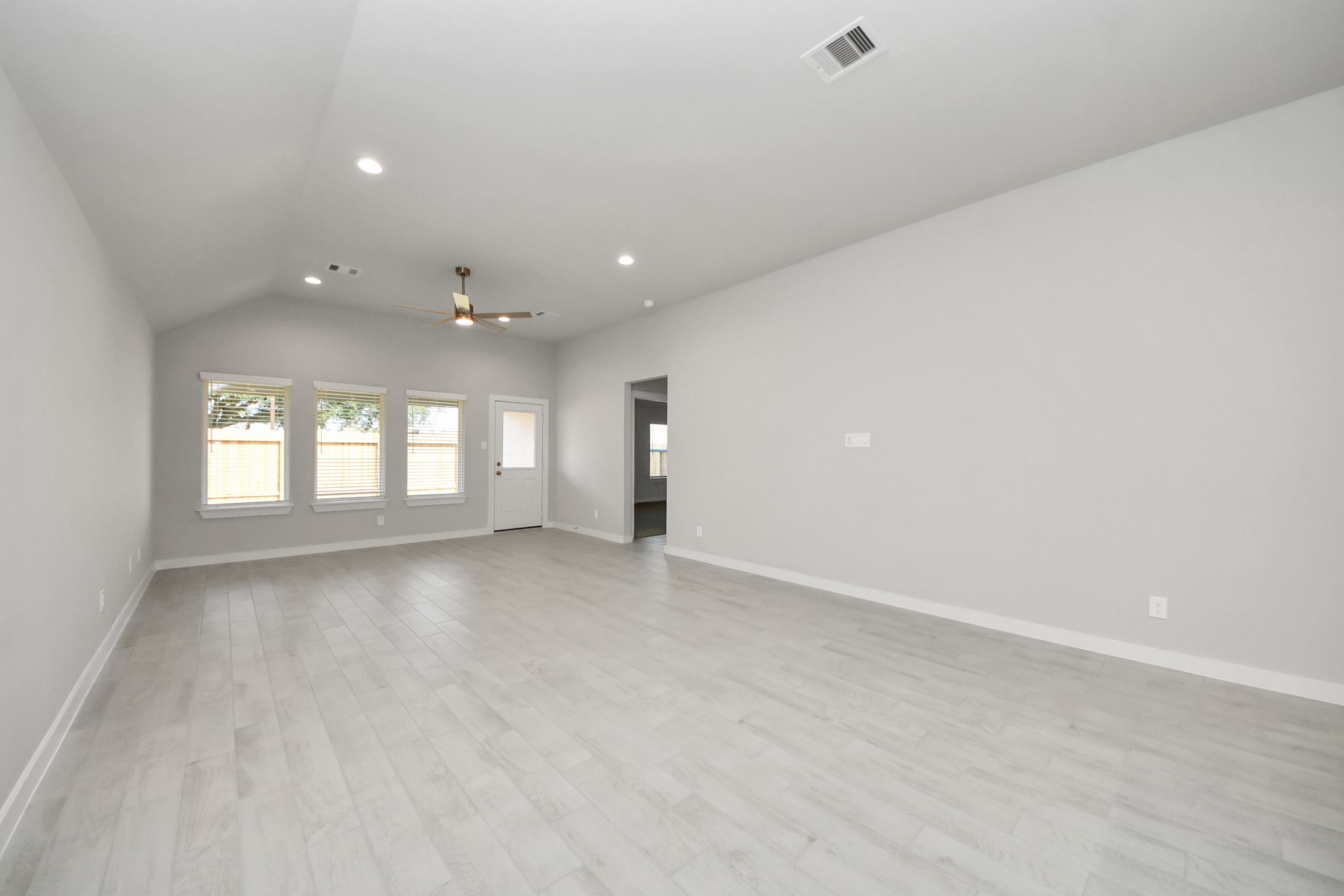 11107 Rose River Drive Property Photo 15