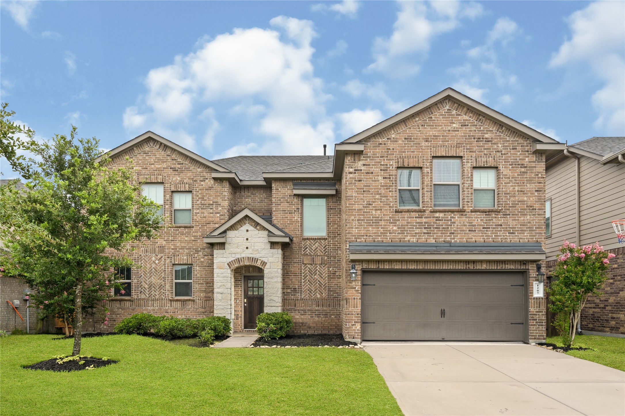1207 Bellingham Park Drive Property Photo 1