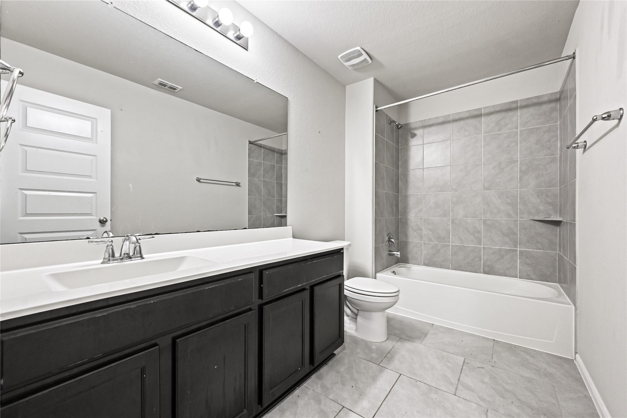 1207 Bellingham Park Drive Property Photo 17