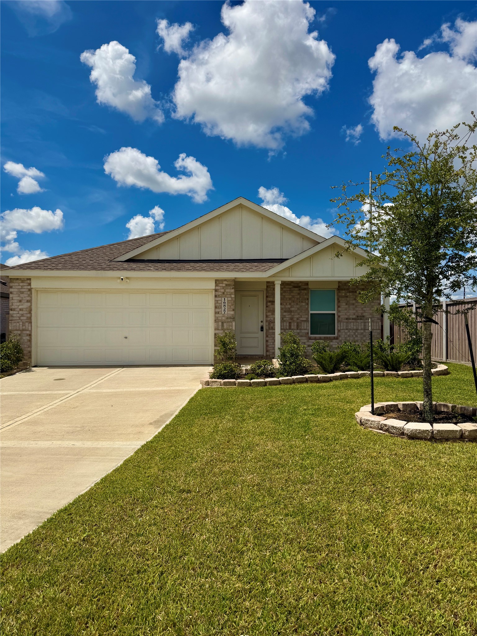 16827 Great Stable Way Property Photo 1