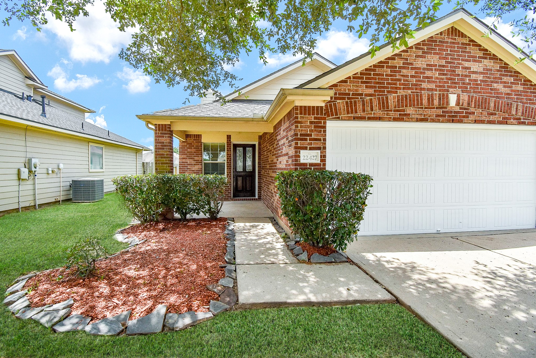 22427 Bellow Glen Drive Property Photo 2