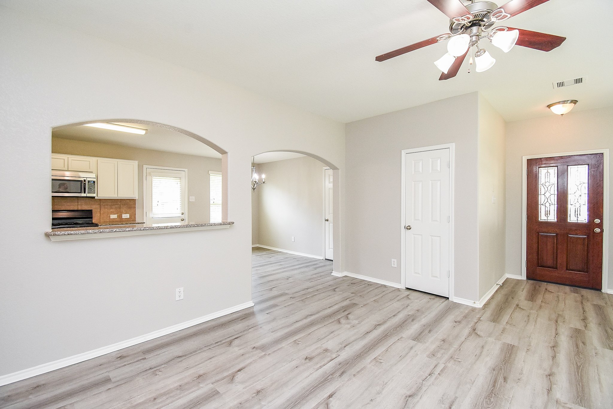 22427 Bellow Glen Drive Property Photo 4