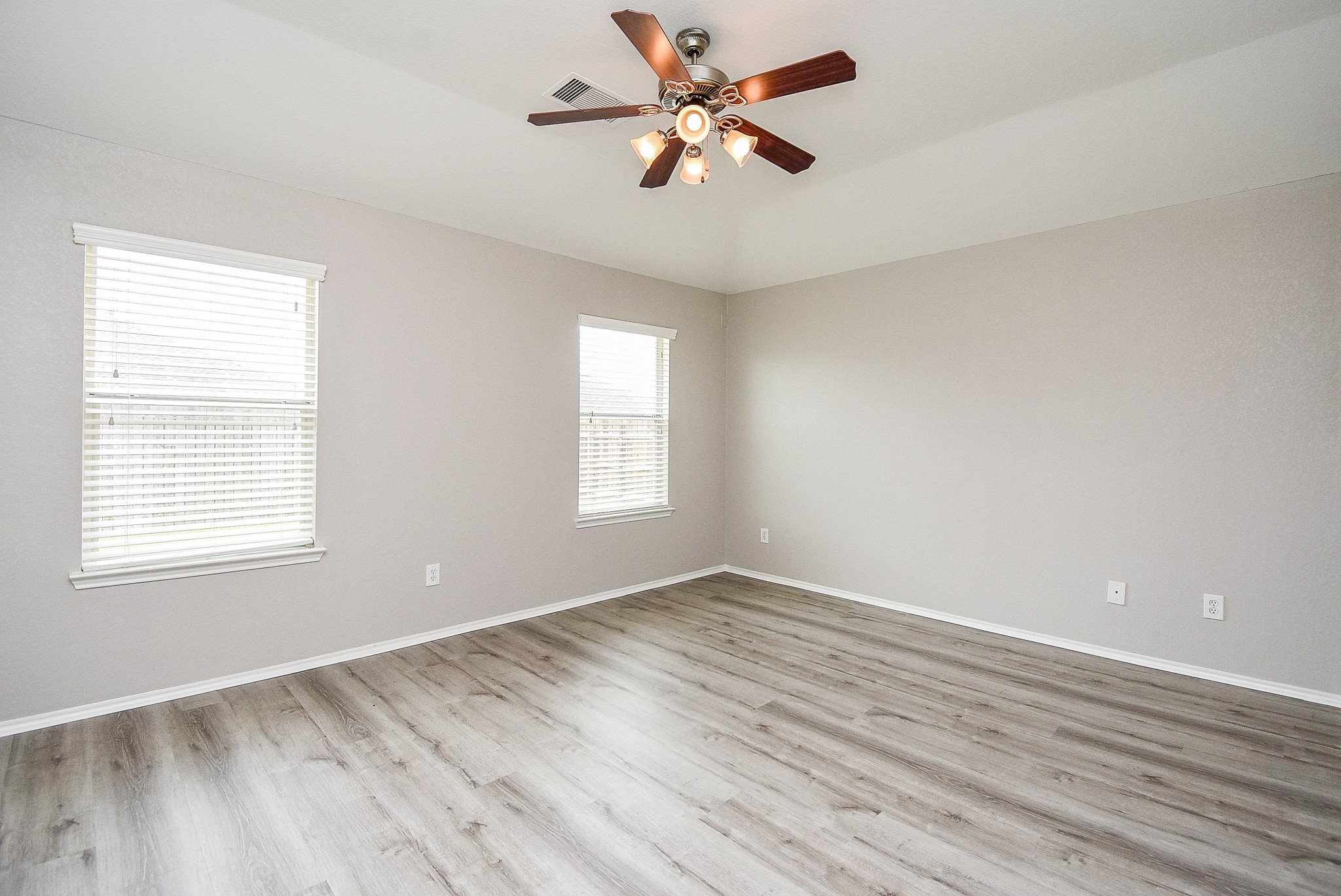 22427 Bellow Glen Drive Property Photo 12