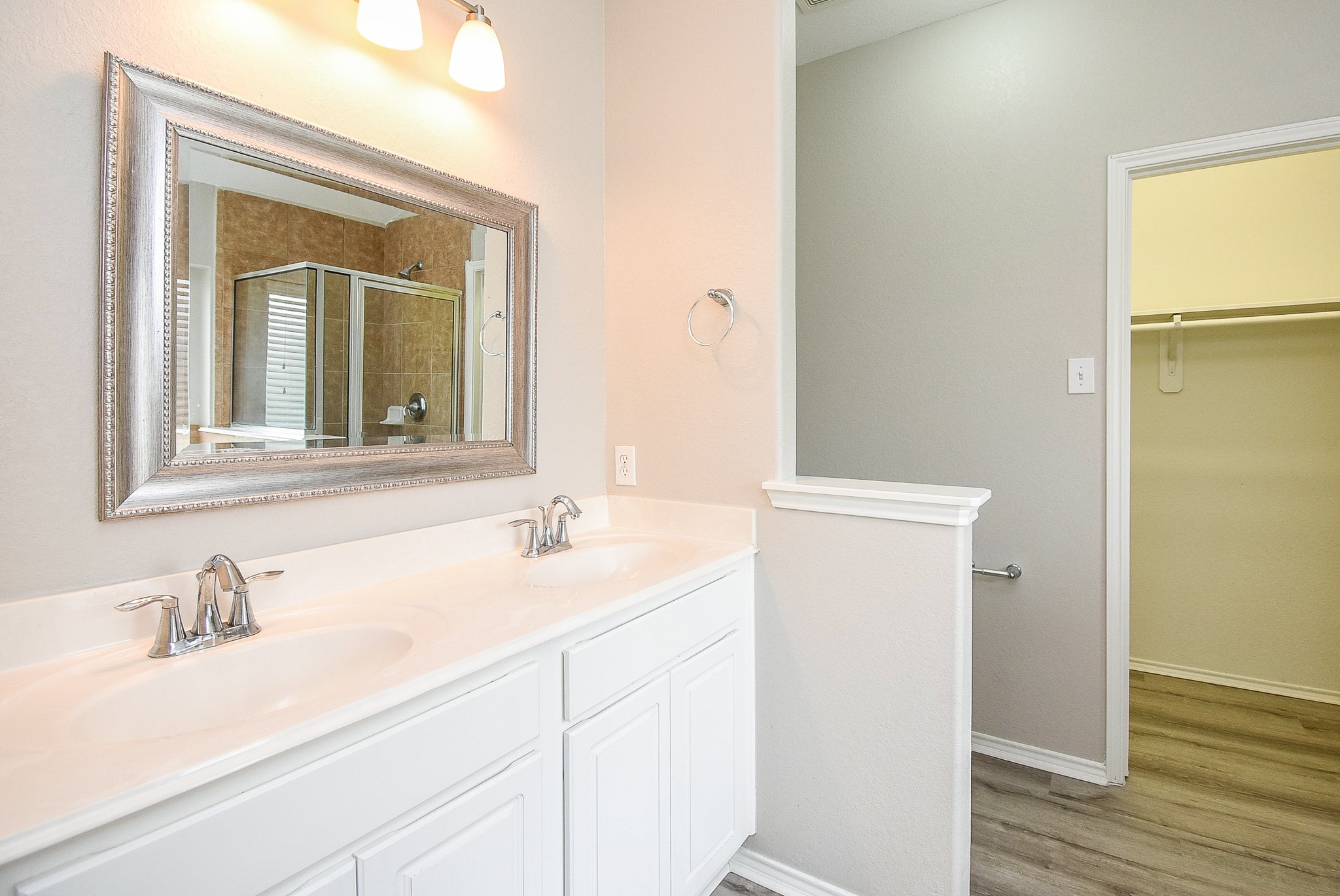 22427 Bellow Glen Drive Property Photo 14