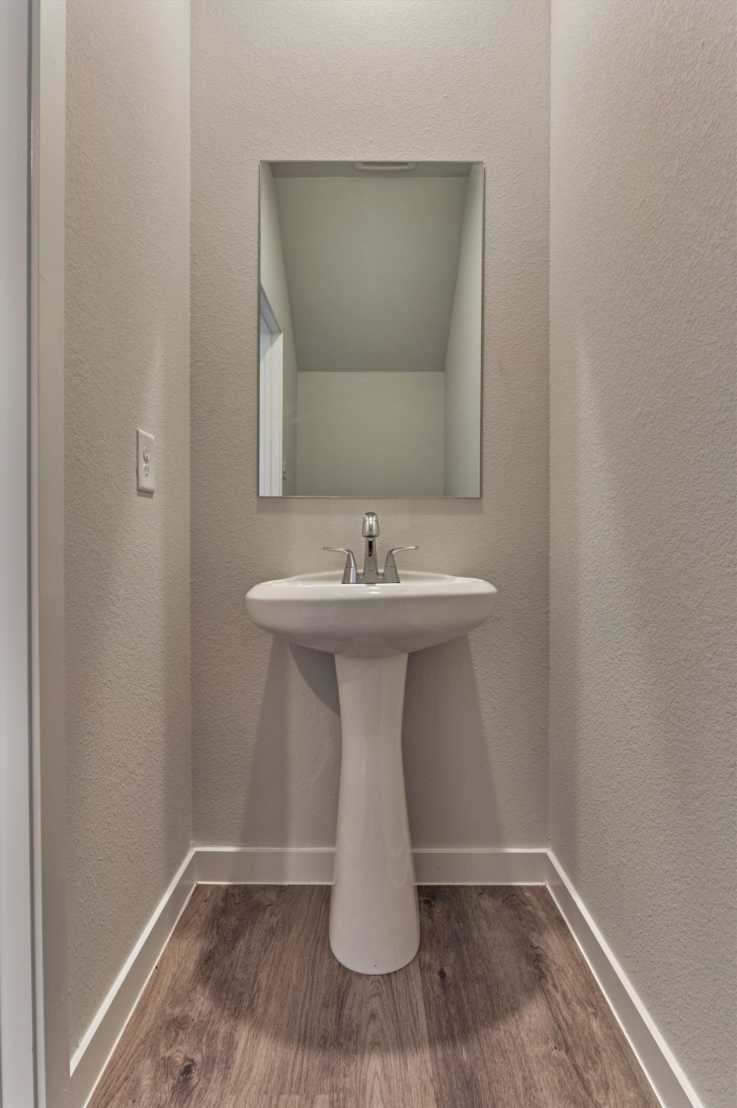 7726 Bergamot Circle Property Photo 9