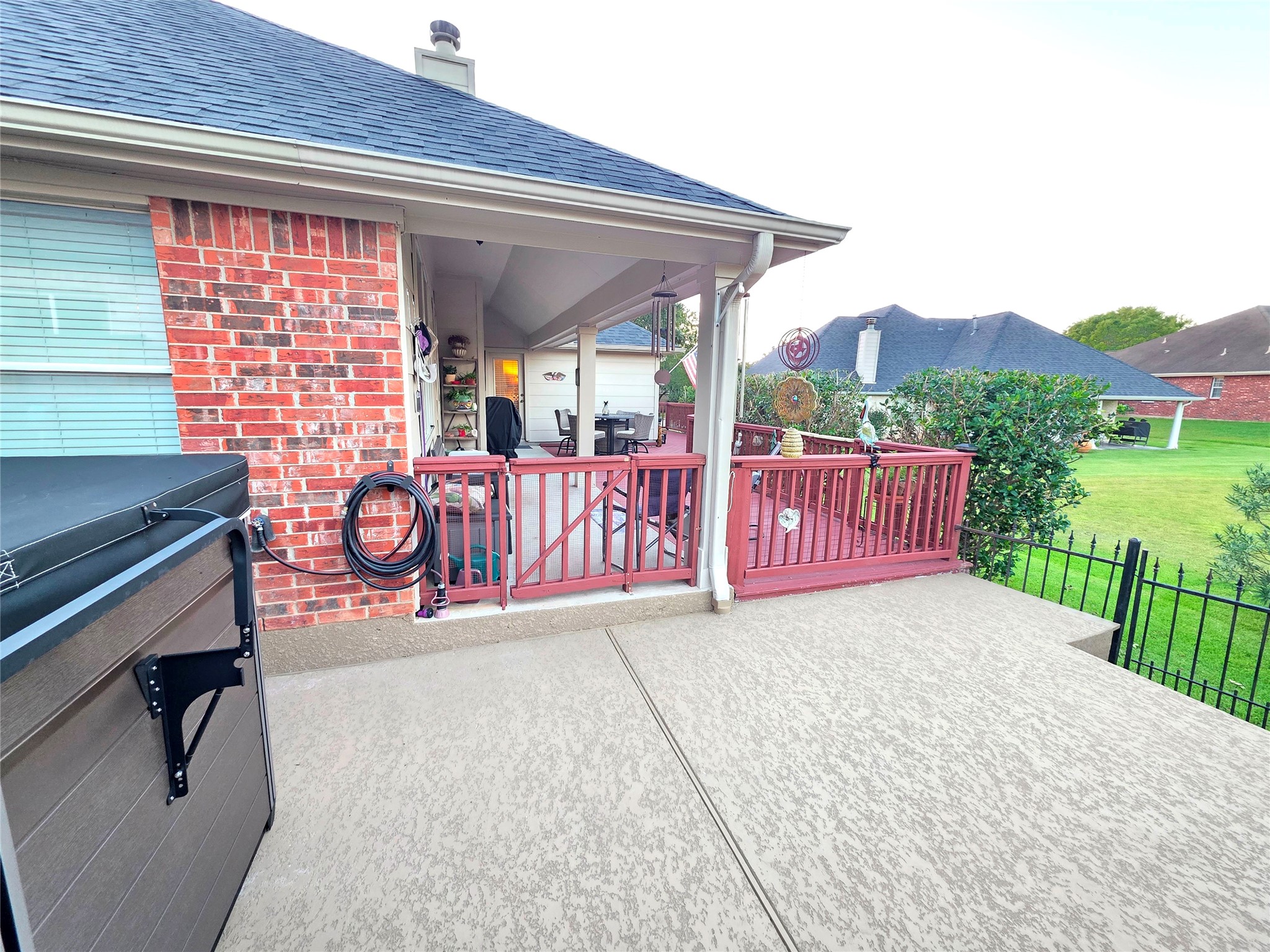 220 April Waters Drive W Property Photo 6