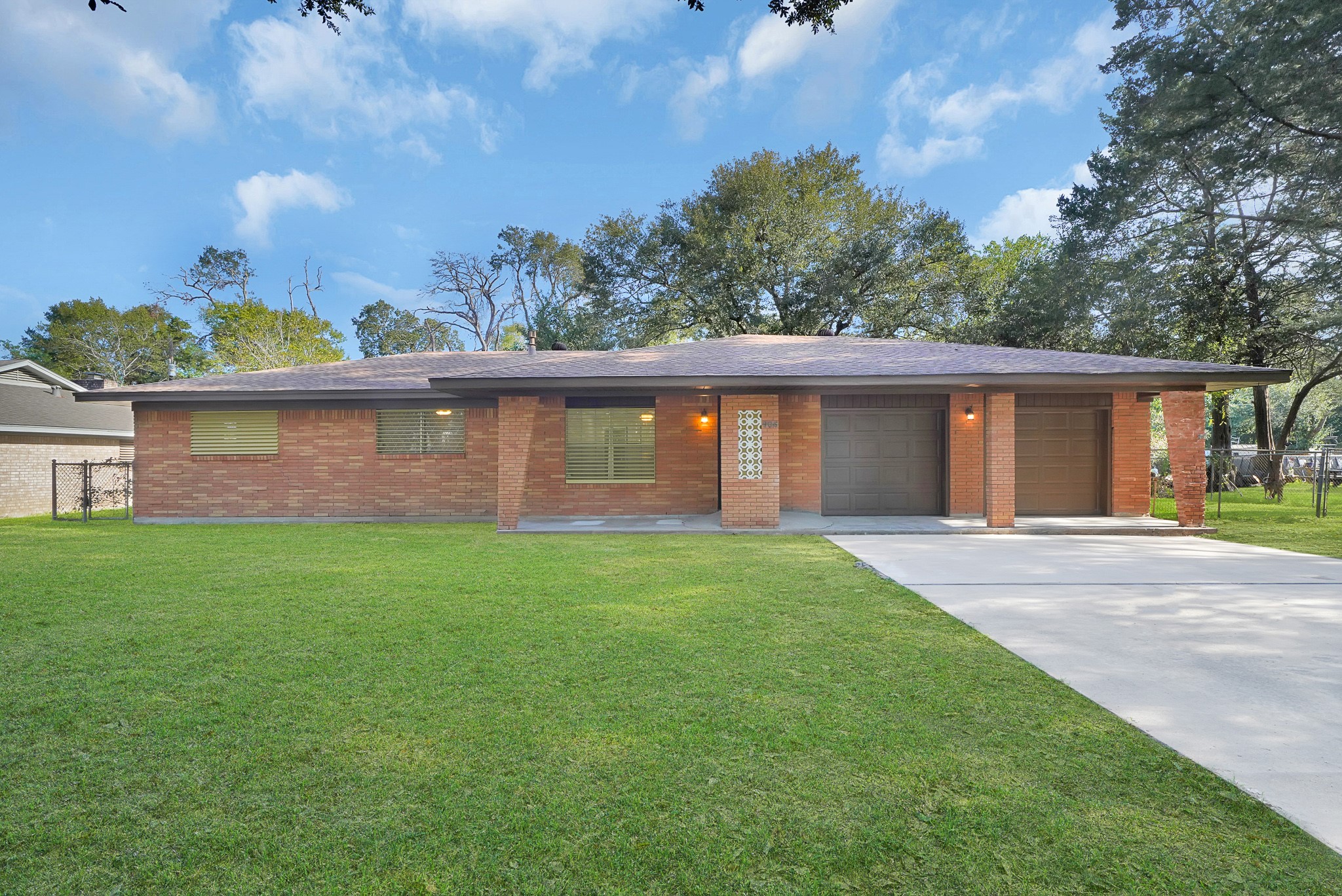 806 Moody Avenue Property Photo