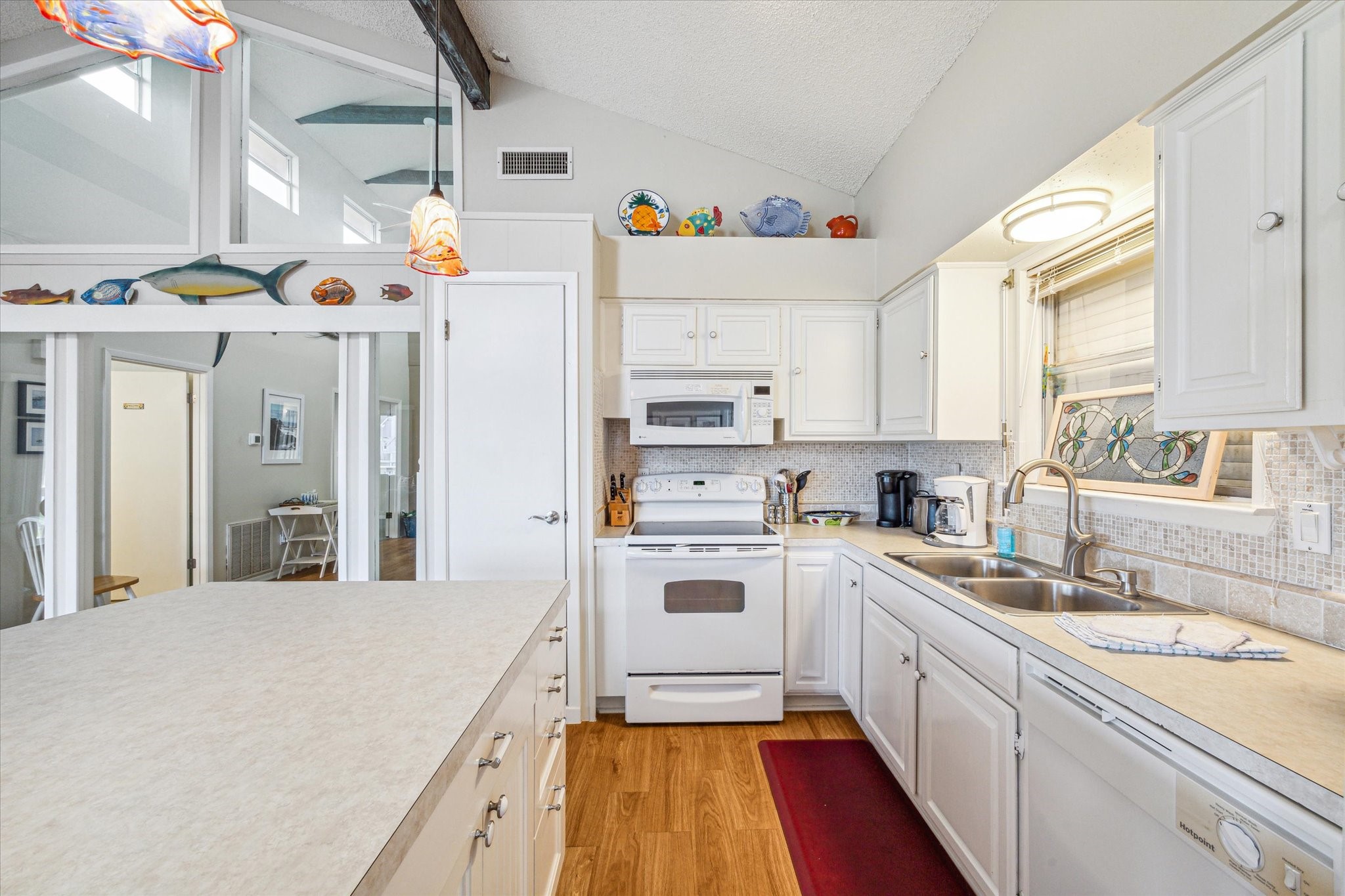 4107 Long Tom Court Property Photo 9