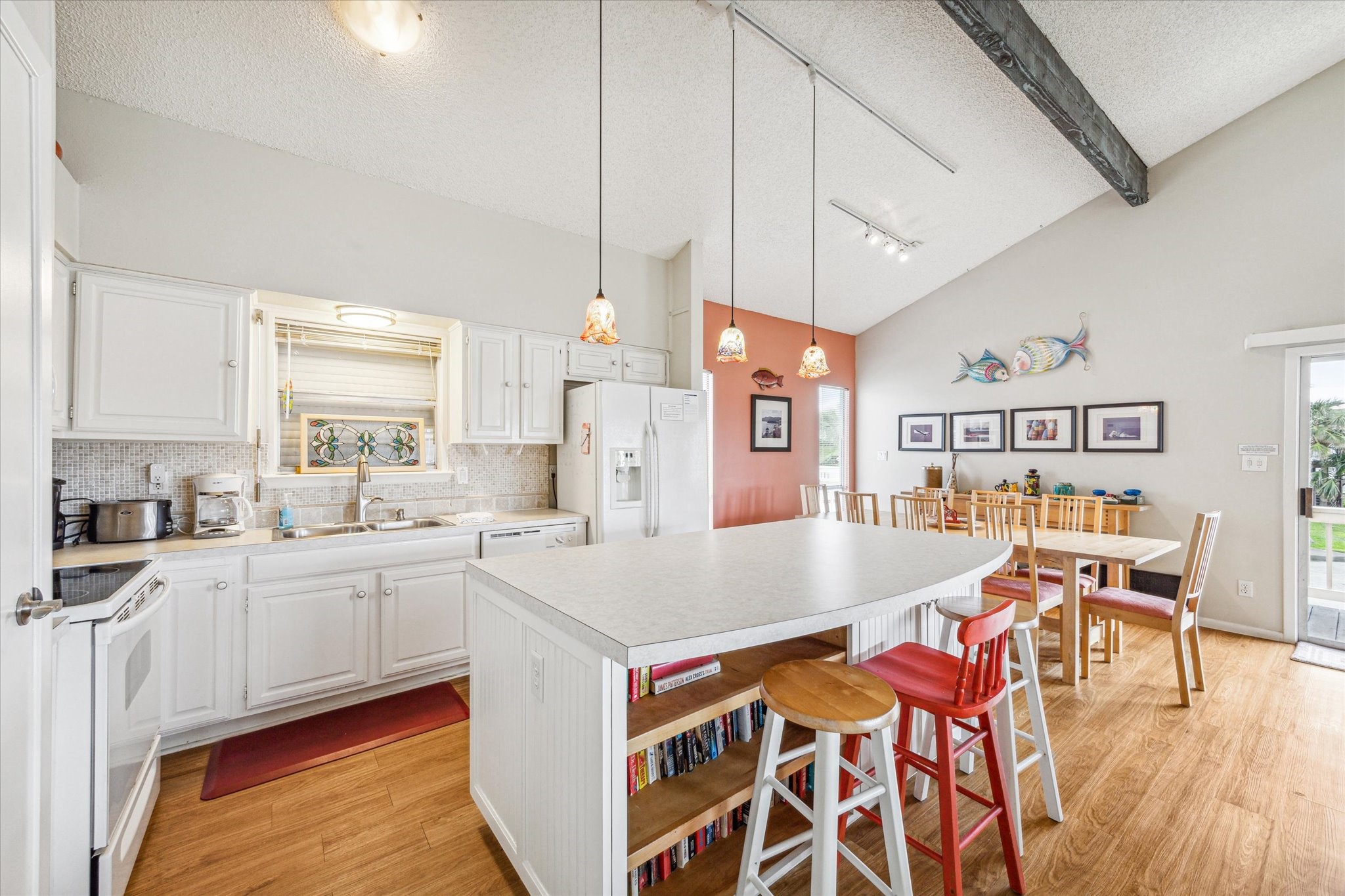 4107 Long Tom Court Property Photo 10