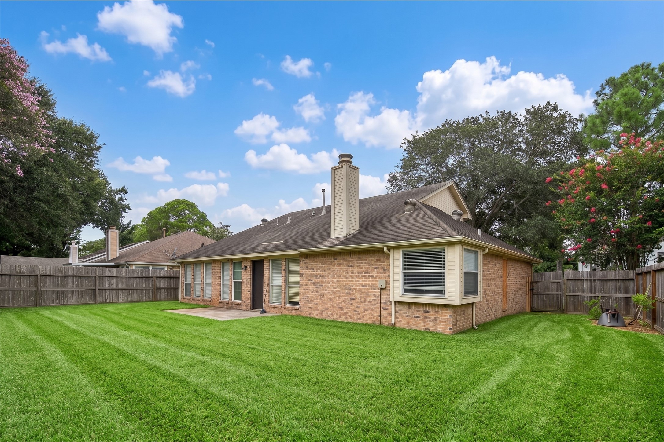 21627 Park Brook Drive Property Photo 3