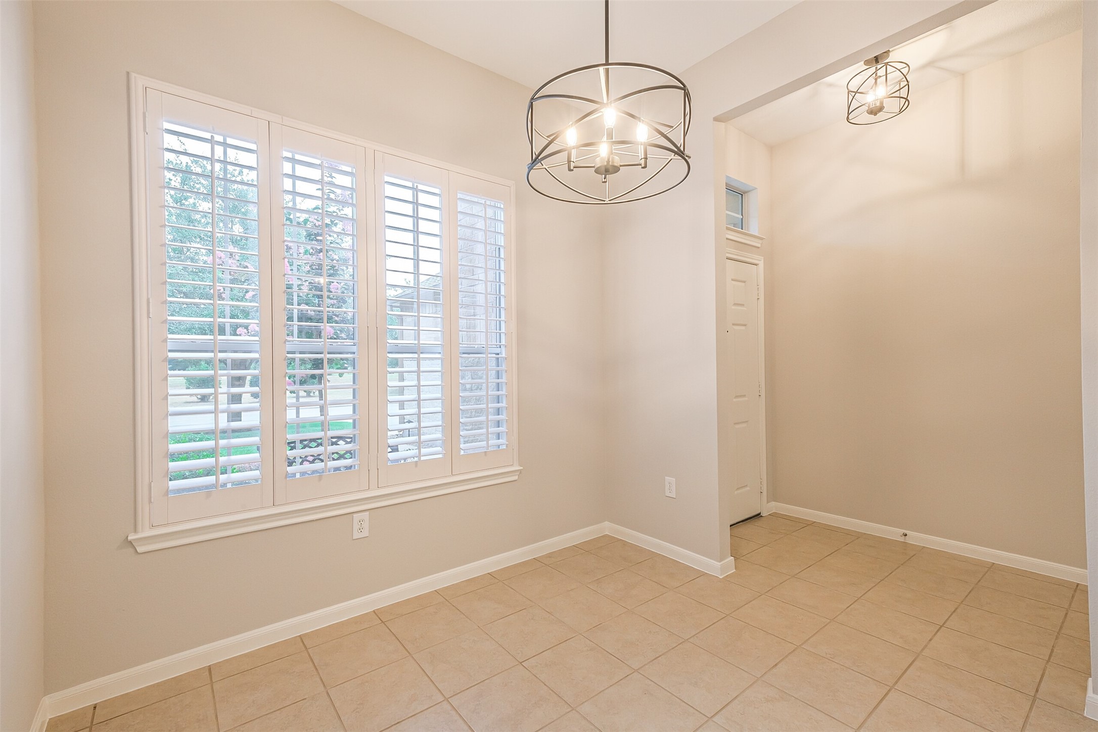 9718 Catalina Leaf Lane Property Photo 3