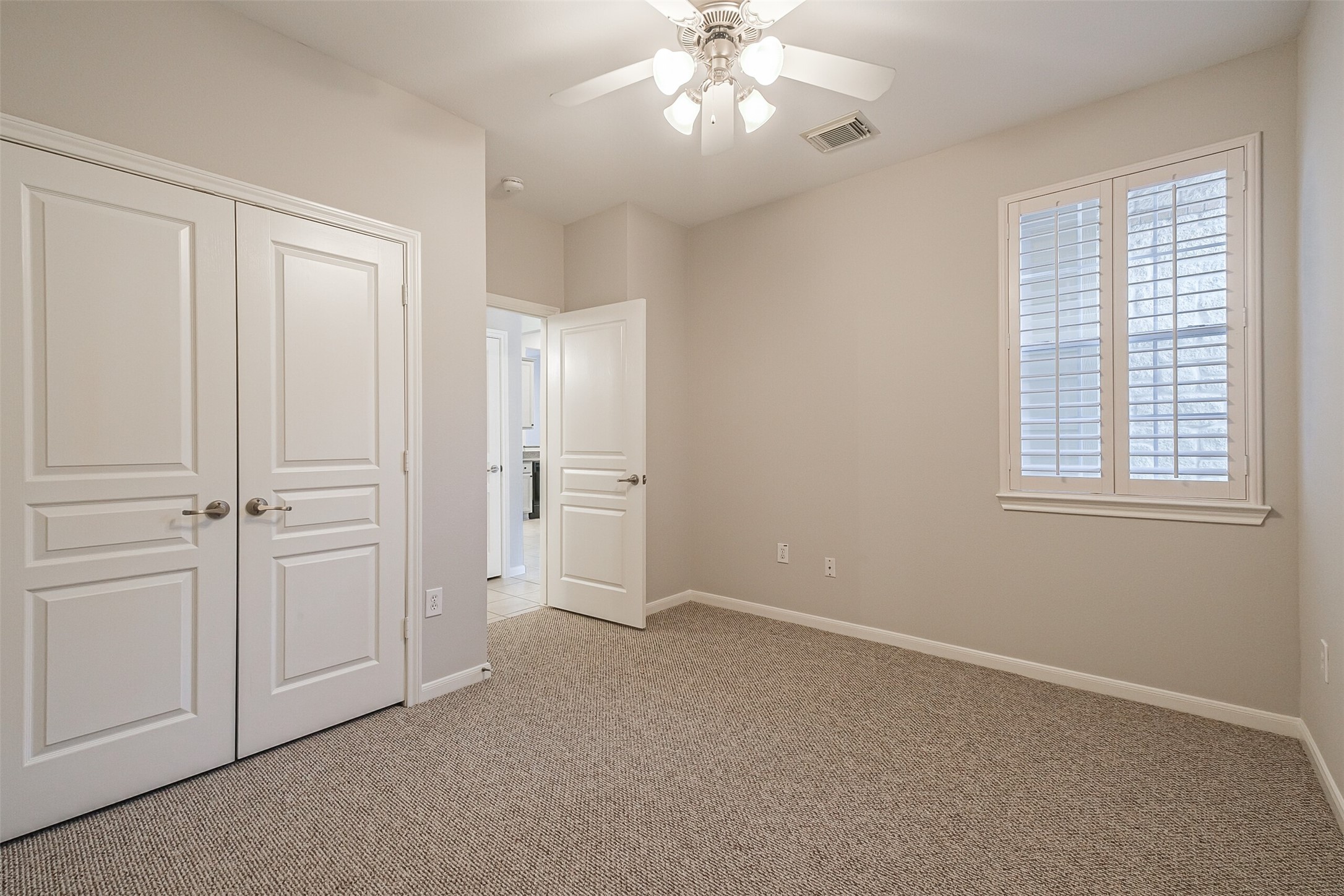 9718 Catalina Leaf Lane Property Photo 13