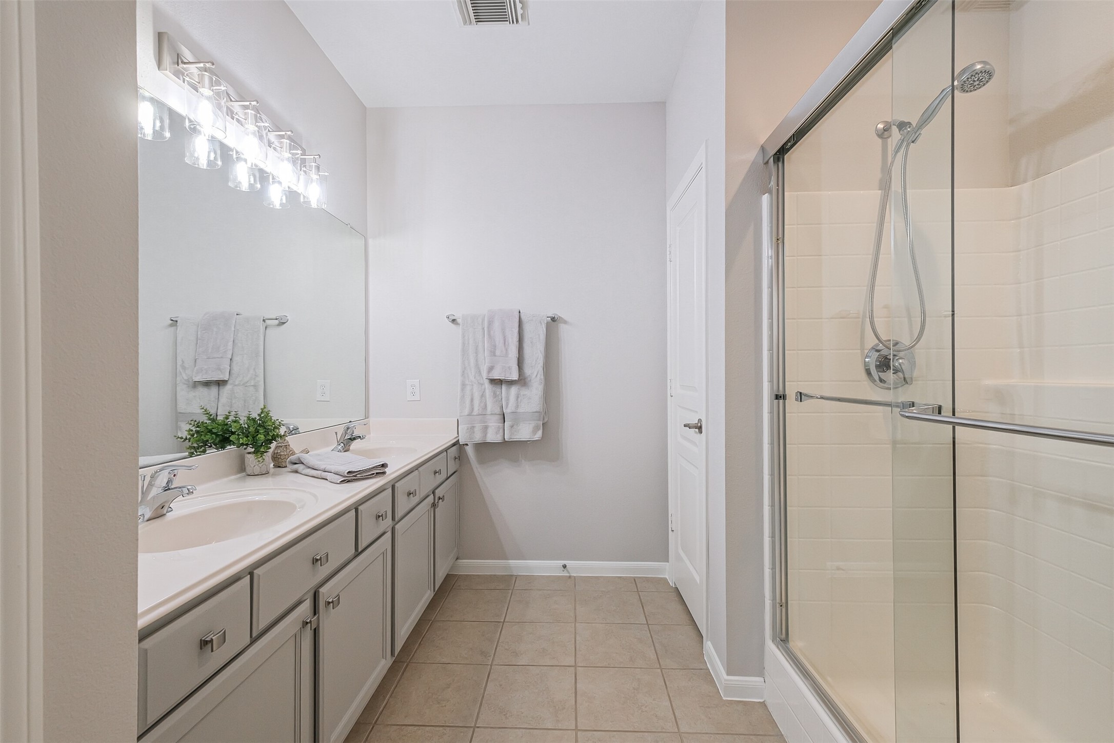 9718 Catalina Leaf Lane Property Photo 14