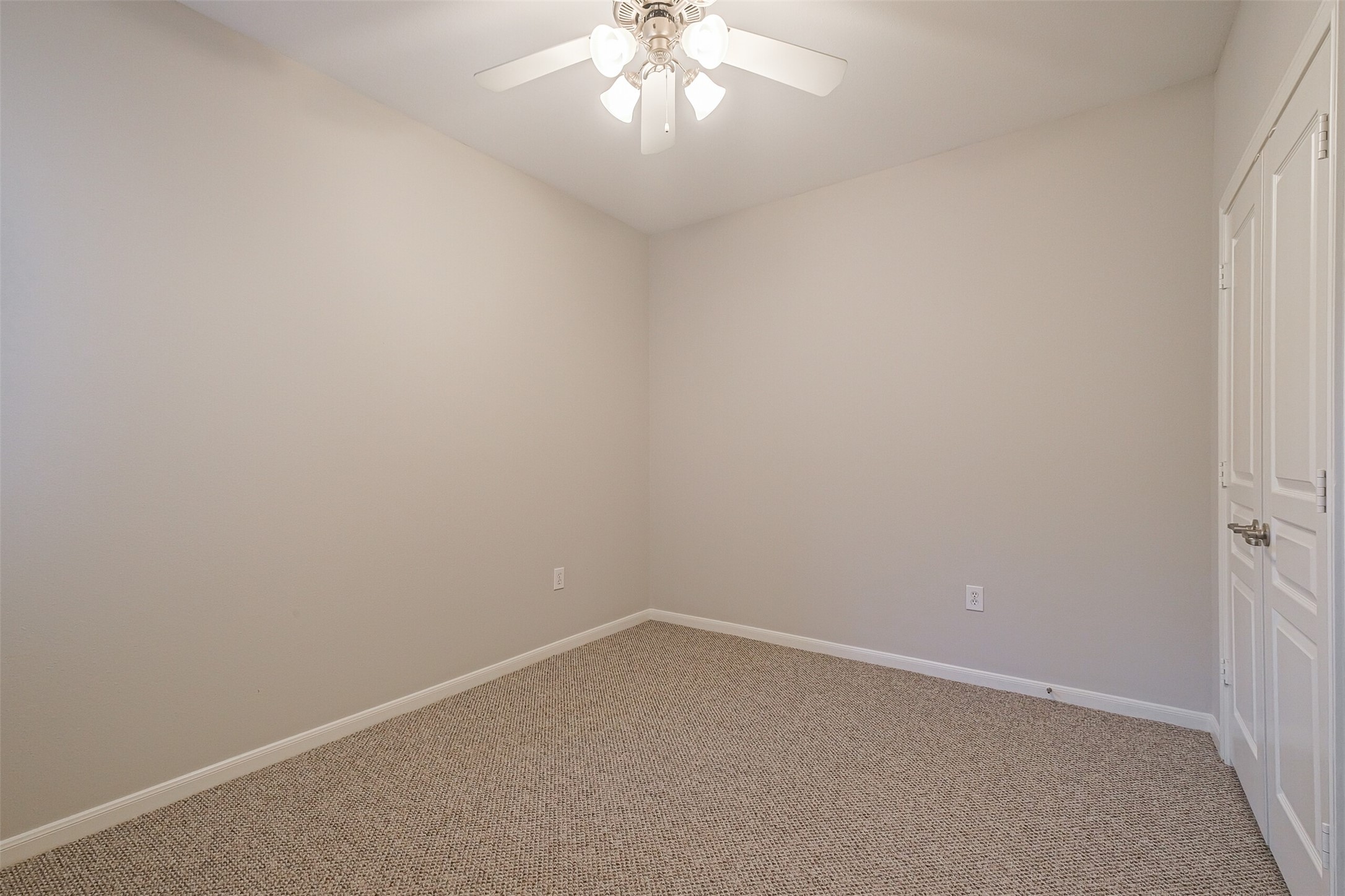 9718 Catalina Leaf Lane Property Photo 16