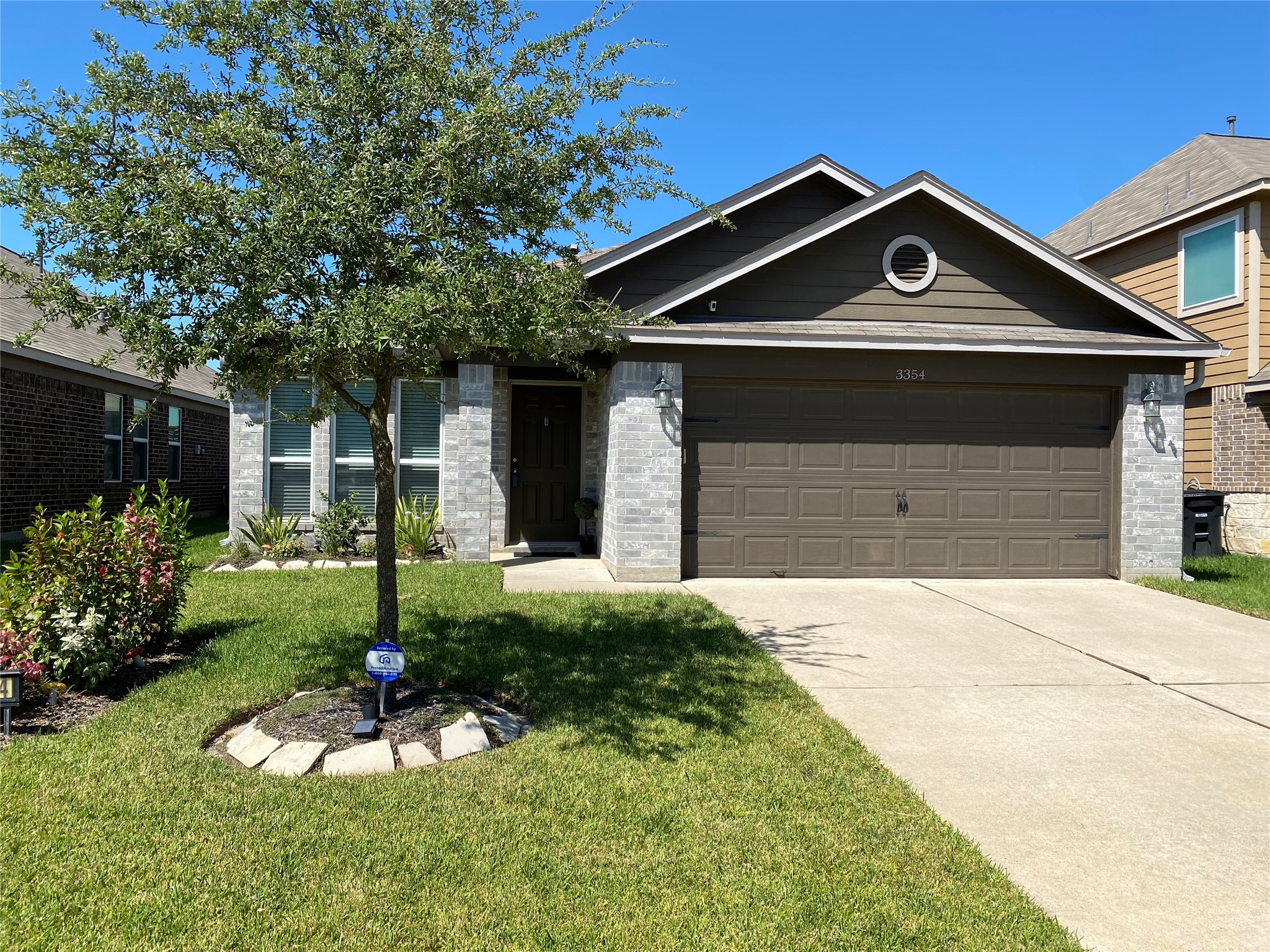 3354 View Valley Trail Property Photo 1