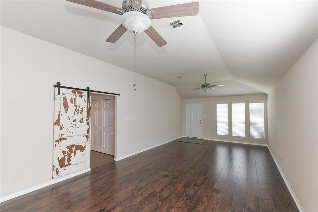 3354 View Valley Trail Property Photo 2