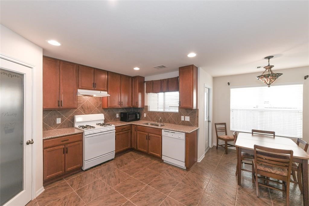 3354 View Valley Trail Property Photo 6
