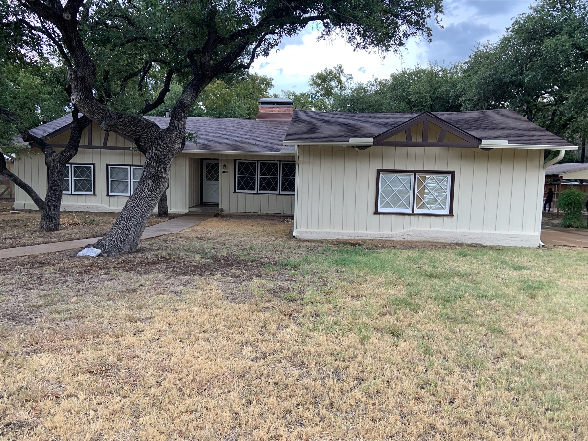 4100 Oakdale Drive Property Photo 3