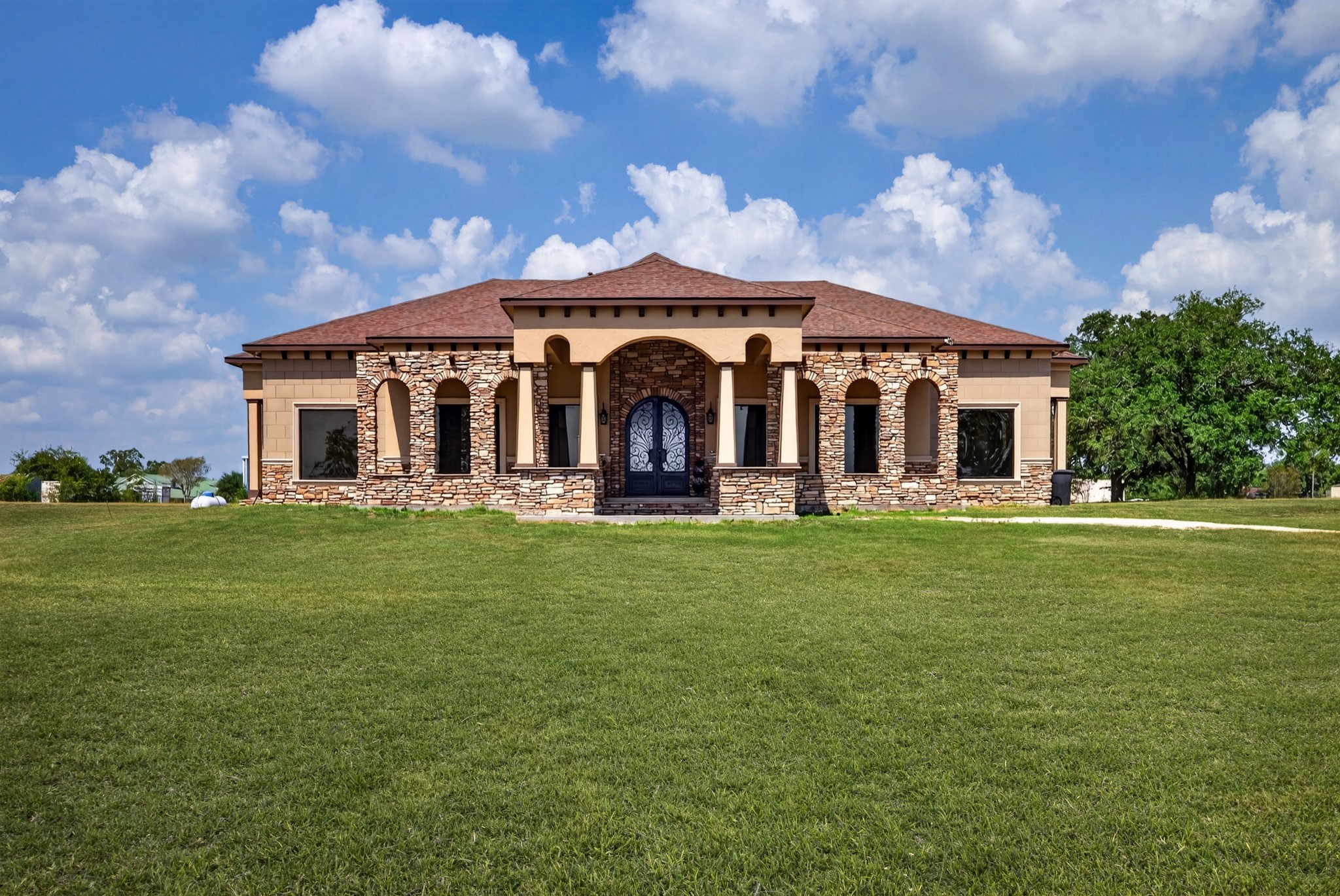 7348 Love Road Property Photo 1